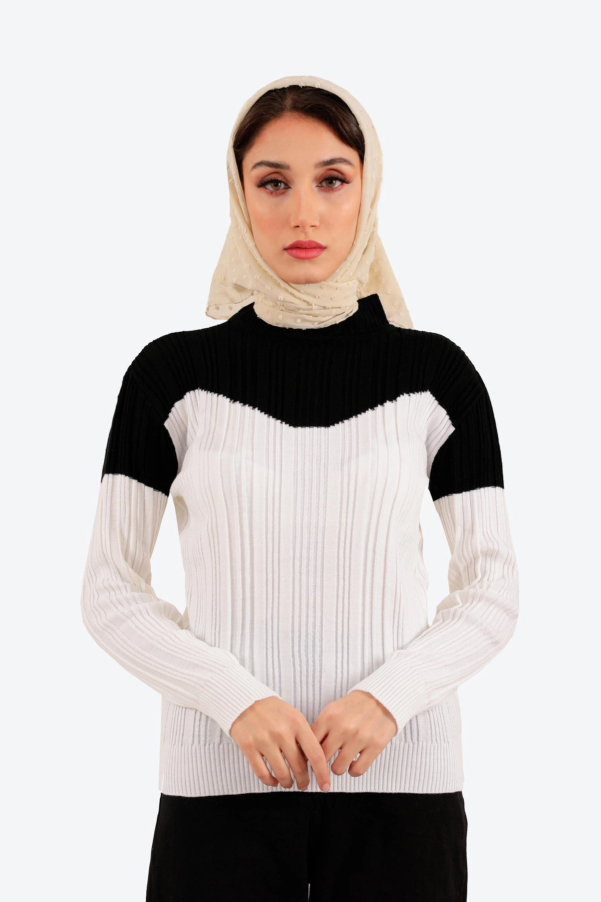 خرید بلور بافت زنانه بسیار گرم فری سایز از برند پاتن جامه ارسال رایگان.