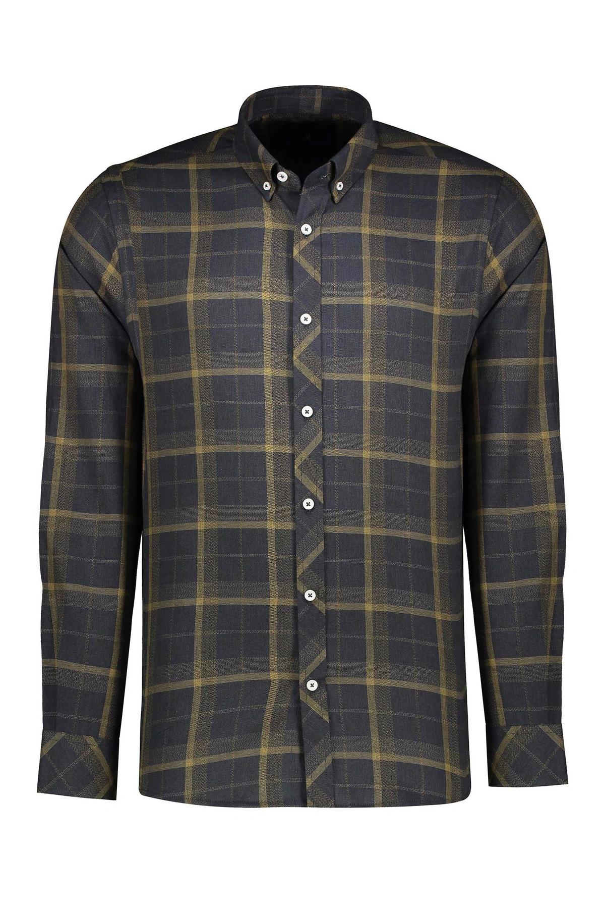 پیراهن رگولار مردانه از برند پاتن جامه ، پیراهن طرح چهارخانه یقه برگردان دکمه دار. 