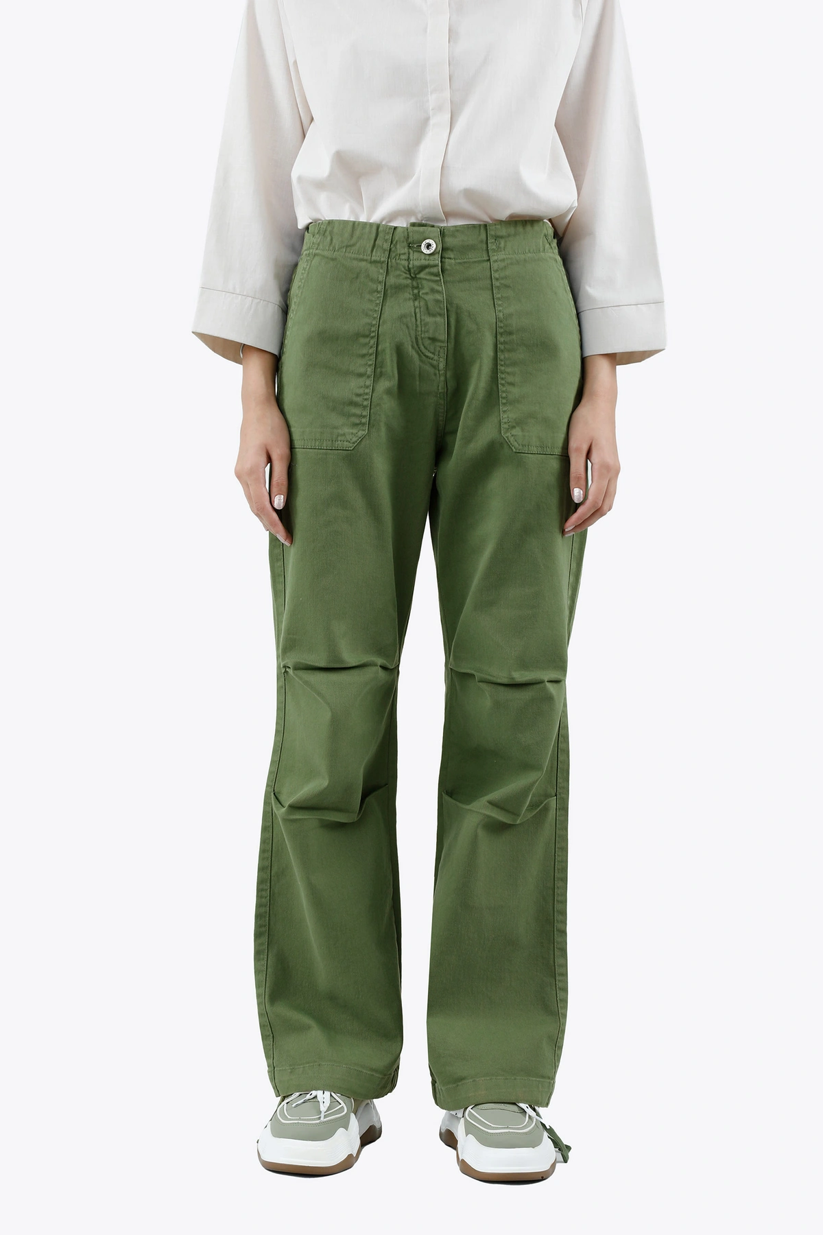 شلوار کارگو زنانه تولید برند پاتن جامه می باشد. شلوار بگی رنگ سبز خرید آسان و ارسال رایگان.