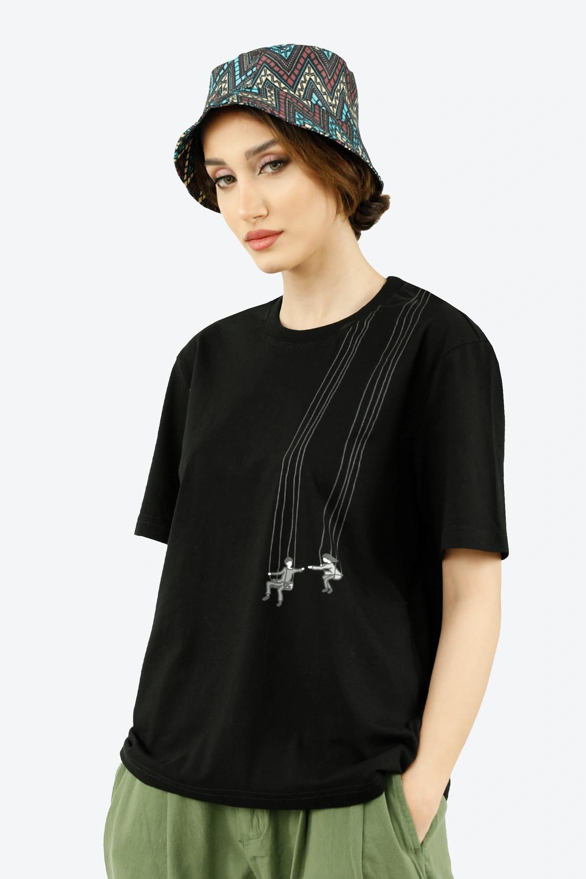 خرید تی شرت آستین کوتاه زنانه نخی چاپدار آزاد از برند پاتن جامه ارسال سریع و رایگان. 