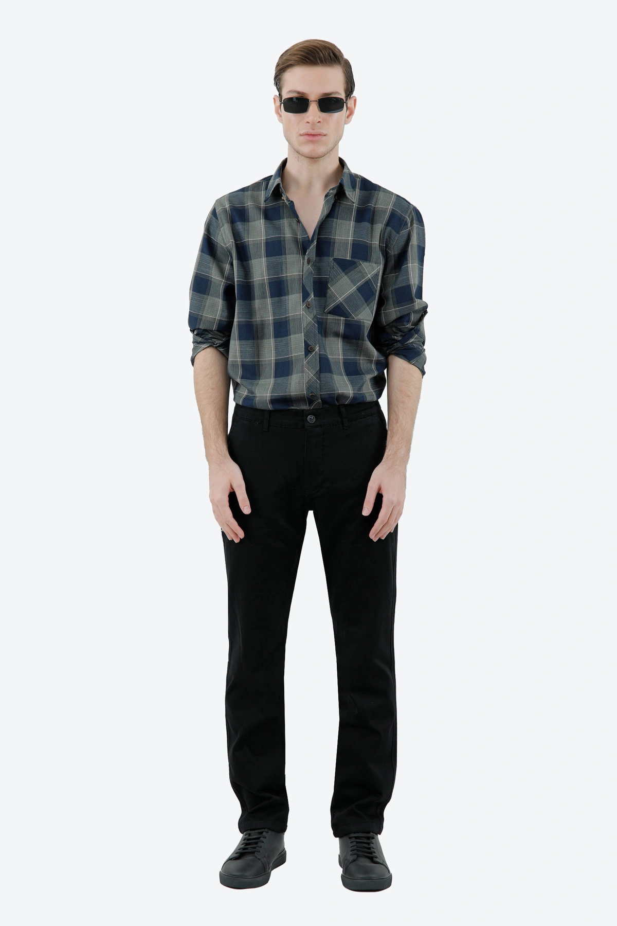 پیراهن آستین بلند مردانه طرح چهارخانه یقه برگردان از برند پاتن جامه خرید آسان و ارسال رایگان. 