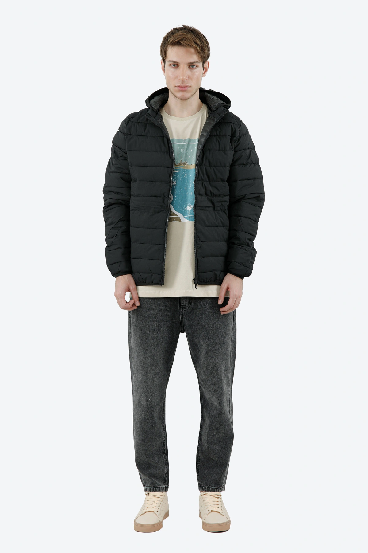 کاپشن با جنس شمعی مردانه ، خرید کاپشن ضد آب و بادگیر رنگ مشکی. 