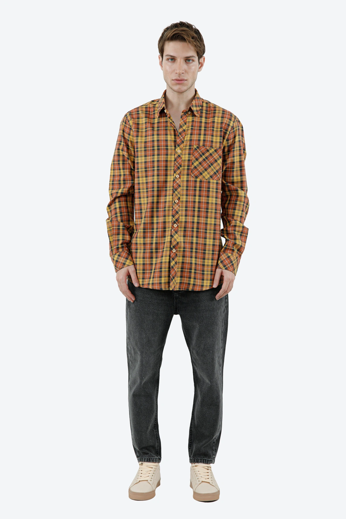 پیراهن آستین بلند مردانه طرح چهارخانه یقه برگردان از برند پاتن جامه خرید آسان و ارسال رایگان. 