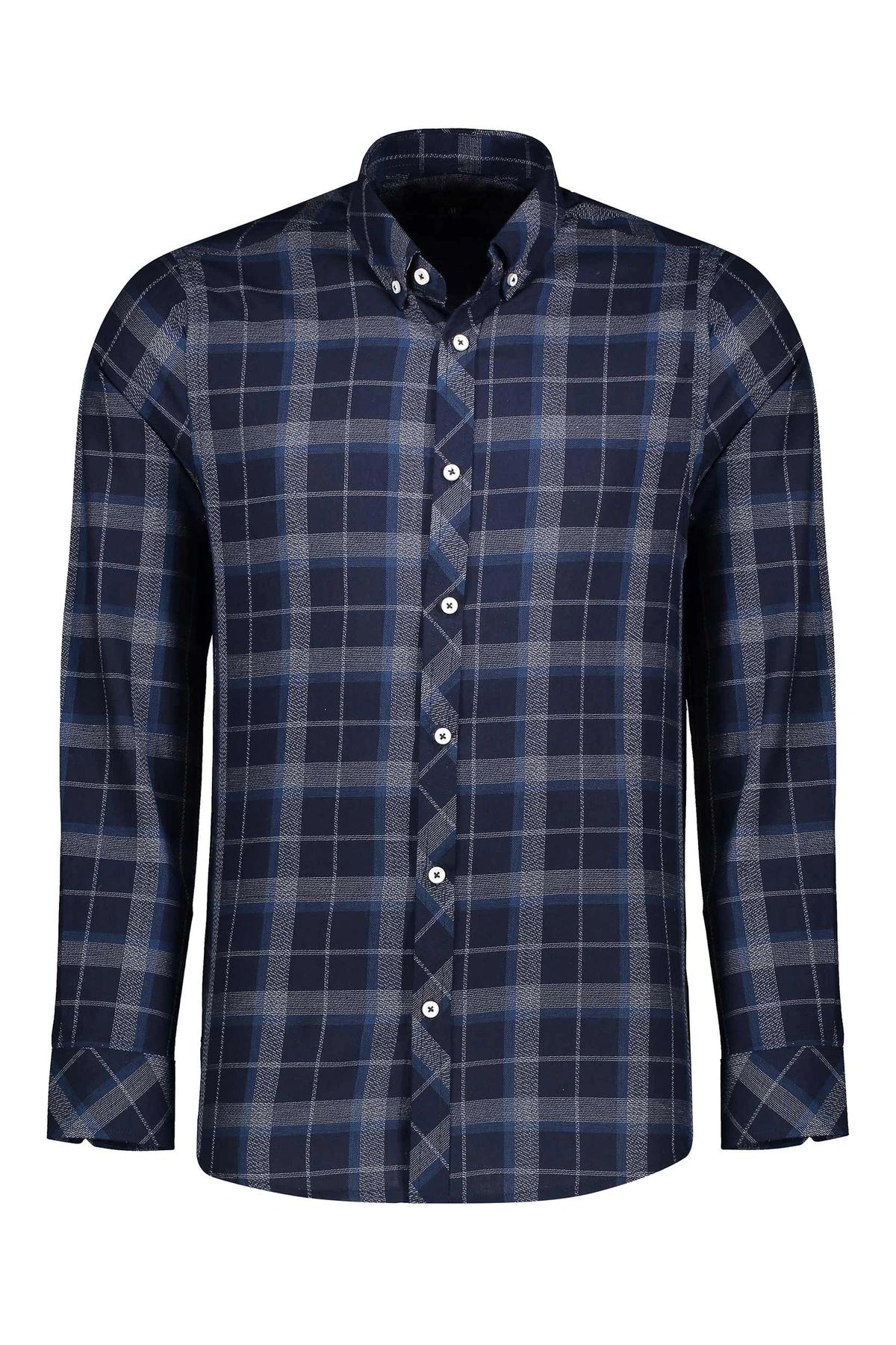 پیراهن رگولار مردانه از برند پاتن جامه ، پیراهن طرح چهارخانه یقه برگردان دکمه دار. 