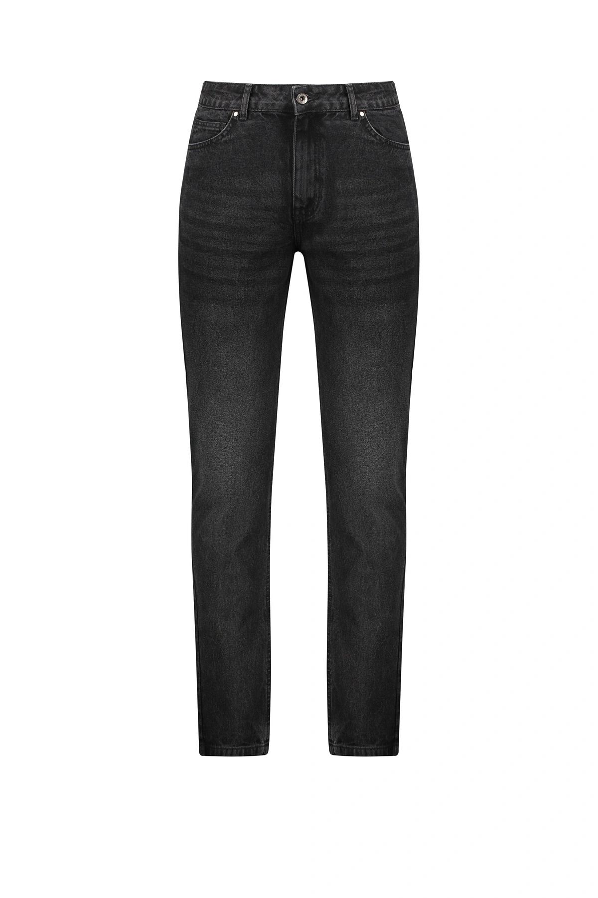 شلوار جین مردانه مدل راسته از برند پاتن جامه ، رنگ جین مشکی سنگشور ارسال رایگان به سراسر کشور.