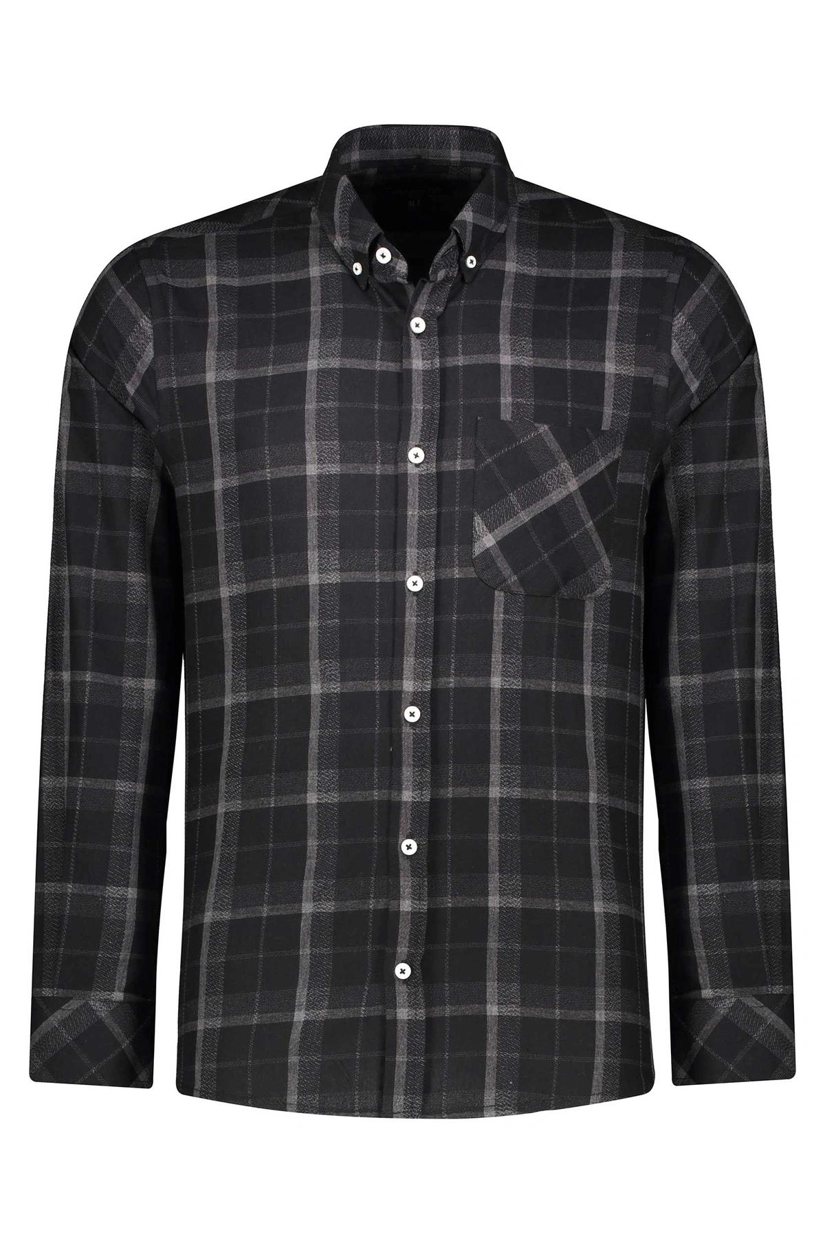 پیراهن رگولار مردانه از برند پاتن جامه ، پیراهن طرح چهارخانه یقه برگردان دکمه دار. 