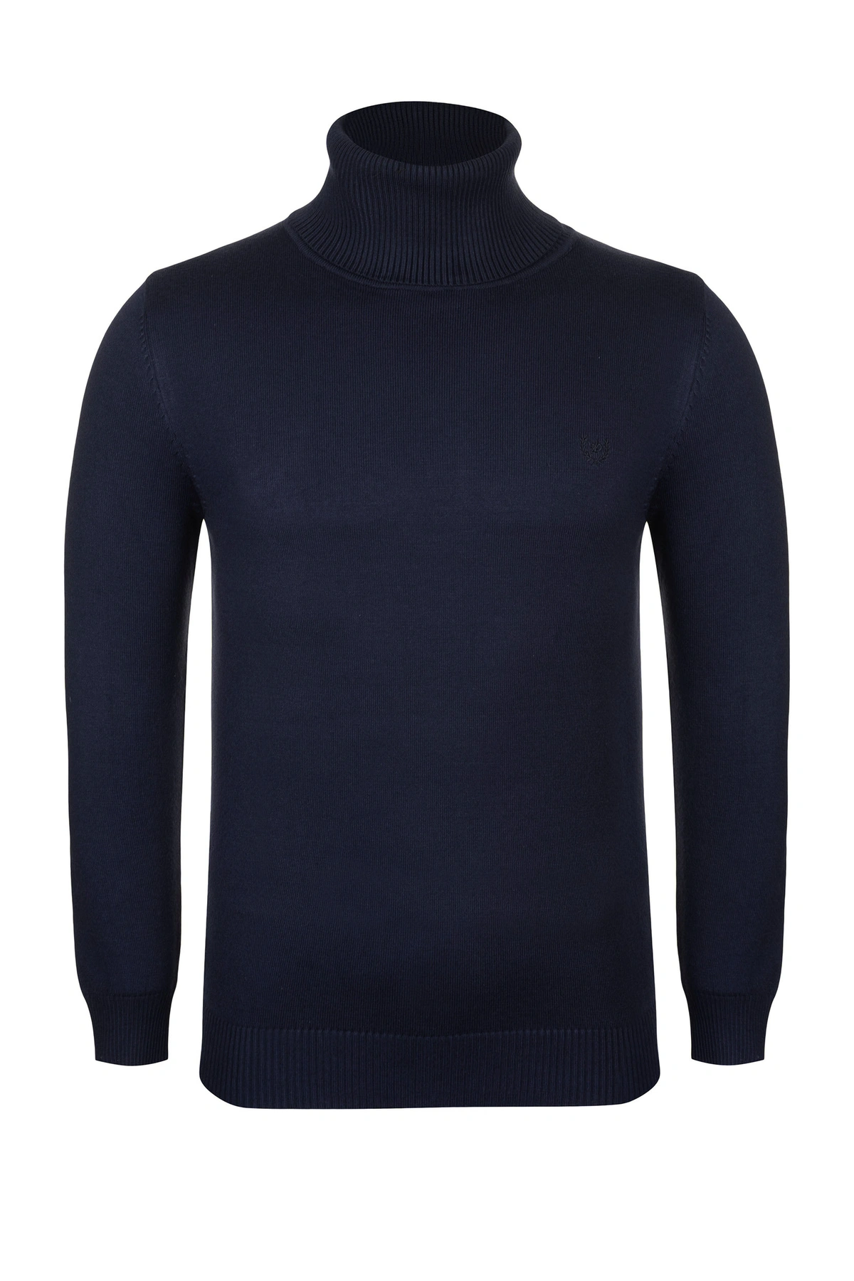 پلیور بافت مردانه یقه اسکی رنگ سرمه ای از برند پاتن جامه ، مناسب استفاده در فصول زمستان. 