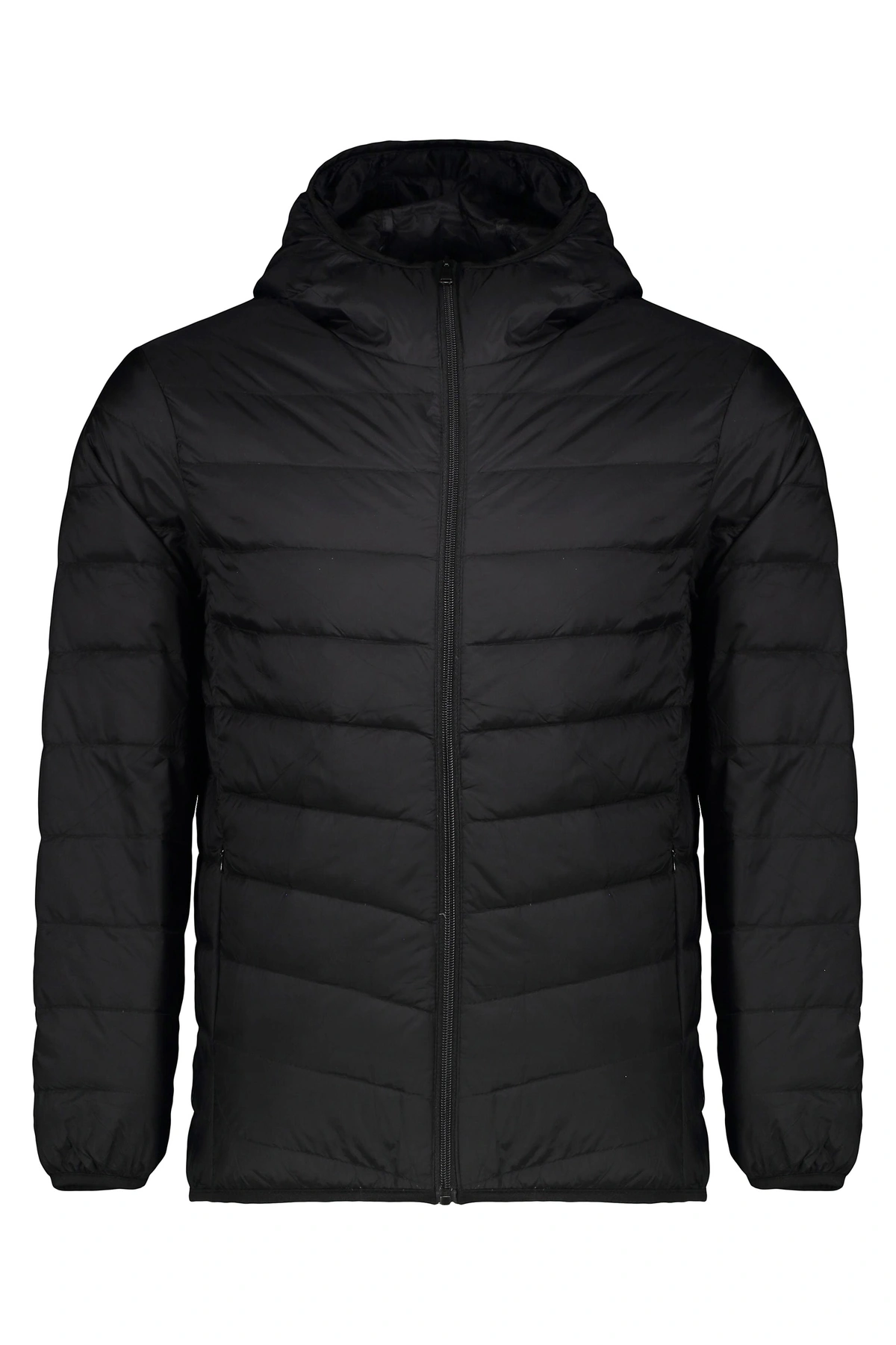 خرید کاپشن مردانه شمعی مشکی پفی ، با ضخامت متوسط کاپشن ضد آب و بادگیر از برند پاتن جامه. 