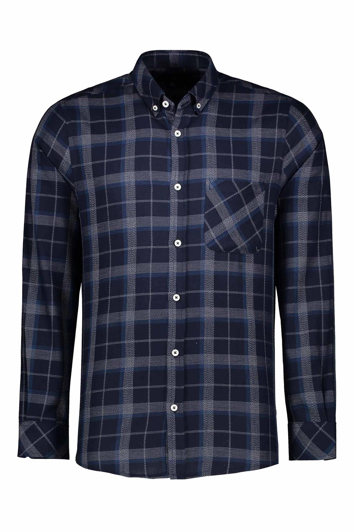 پیراهن رگولار مردانه از برند پاتن جامه ، پیراهن طرح چهارخانه یقه برگردان دکمه دار. 