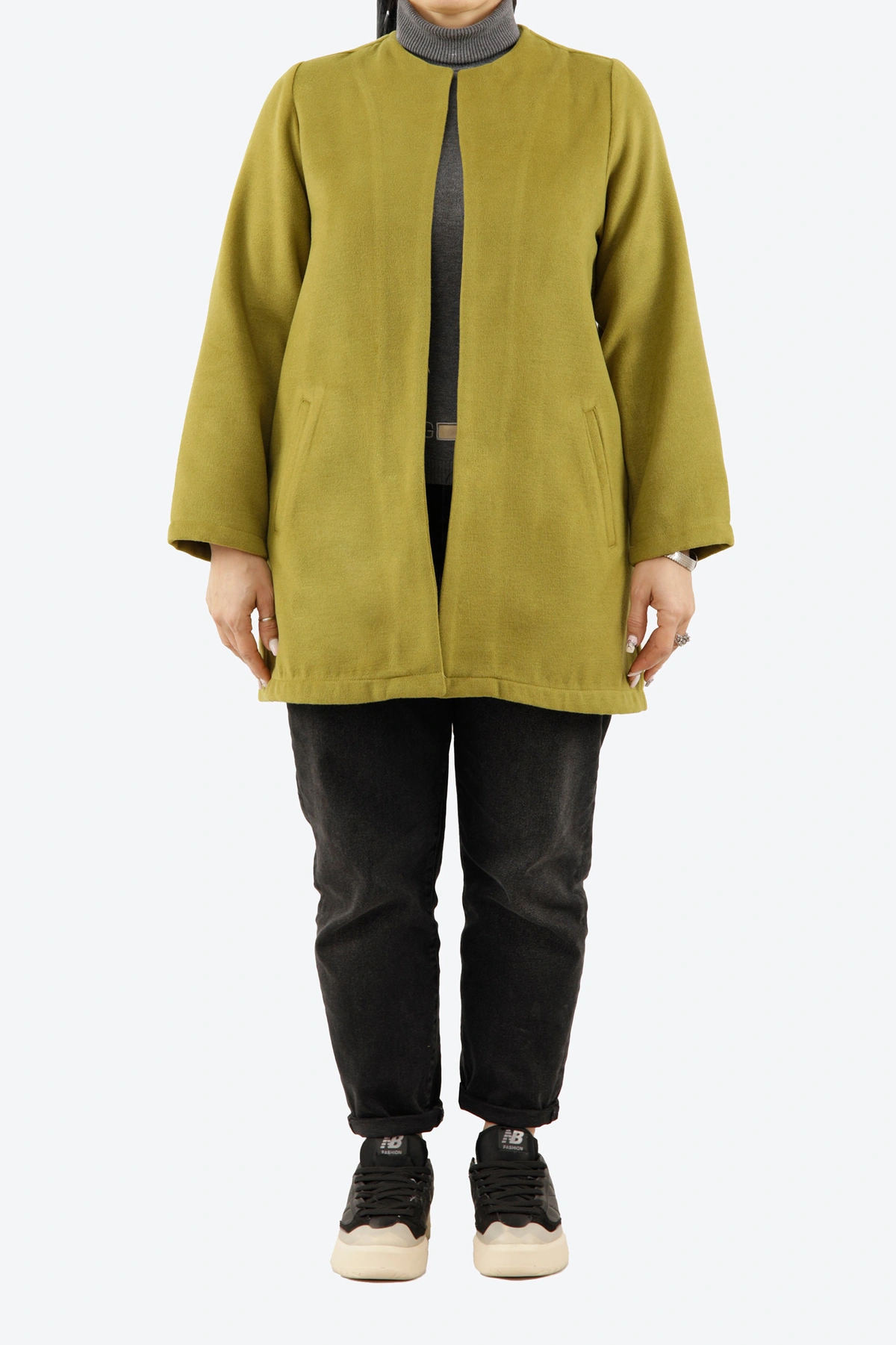 خرید پالتو زنانه از برند پاتن جامه ، پالتو مدل فوتر رنگ زیتونی روشن با ارسال رایگان. 