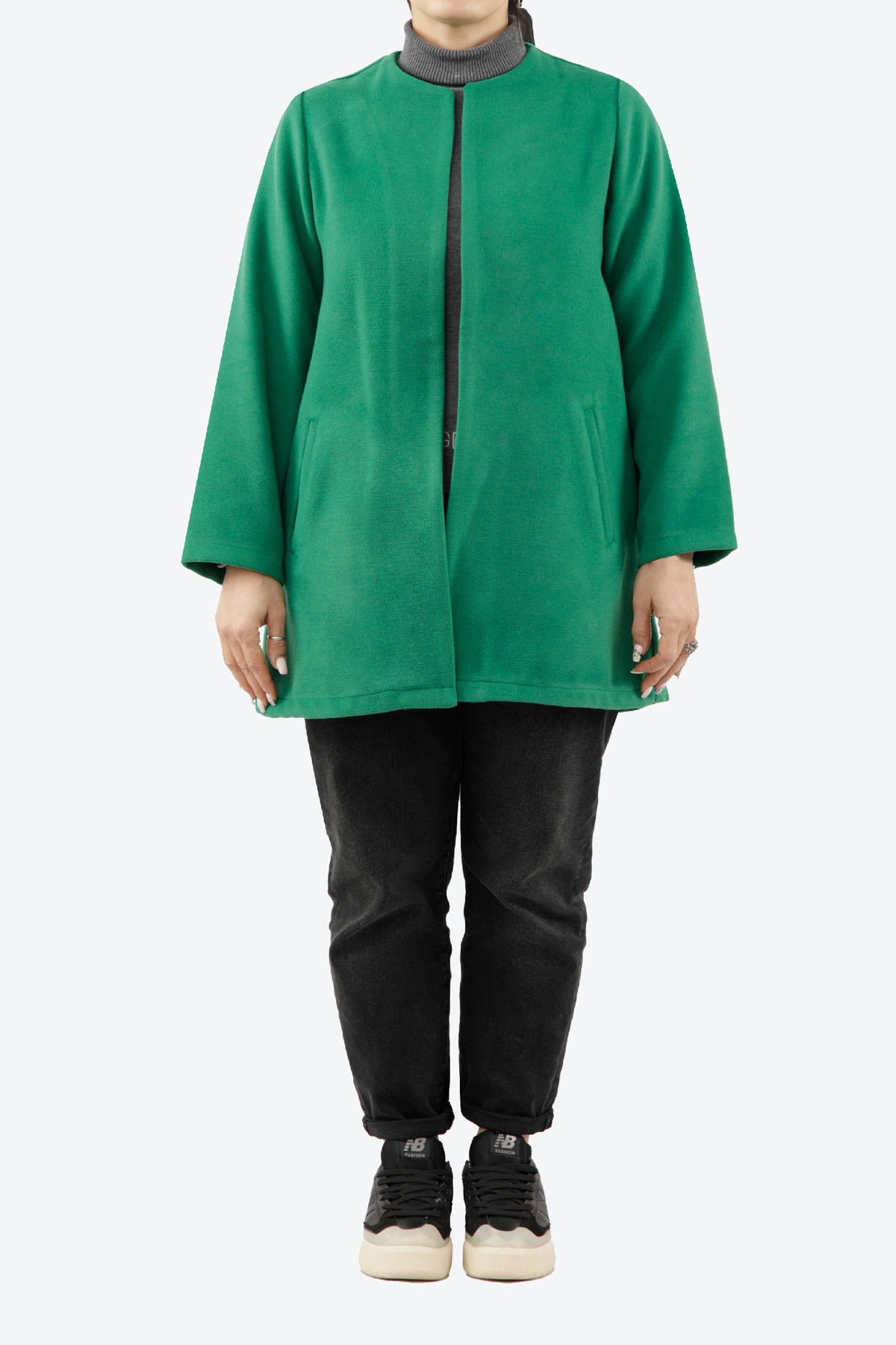 خرید پالتو زنانه از برند پاتن جامه ، پالتو مدل فوتر رنگ سبز با ارسال رایگان. 