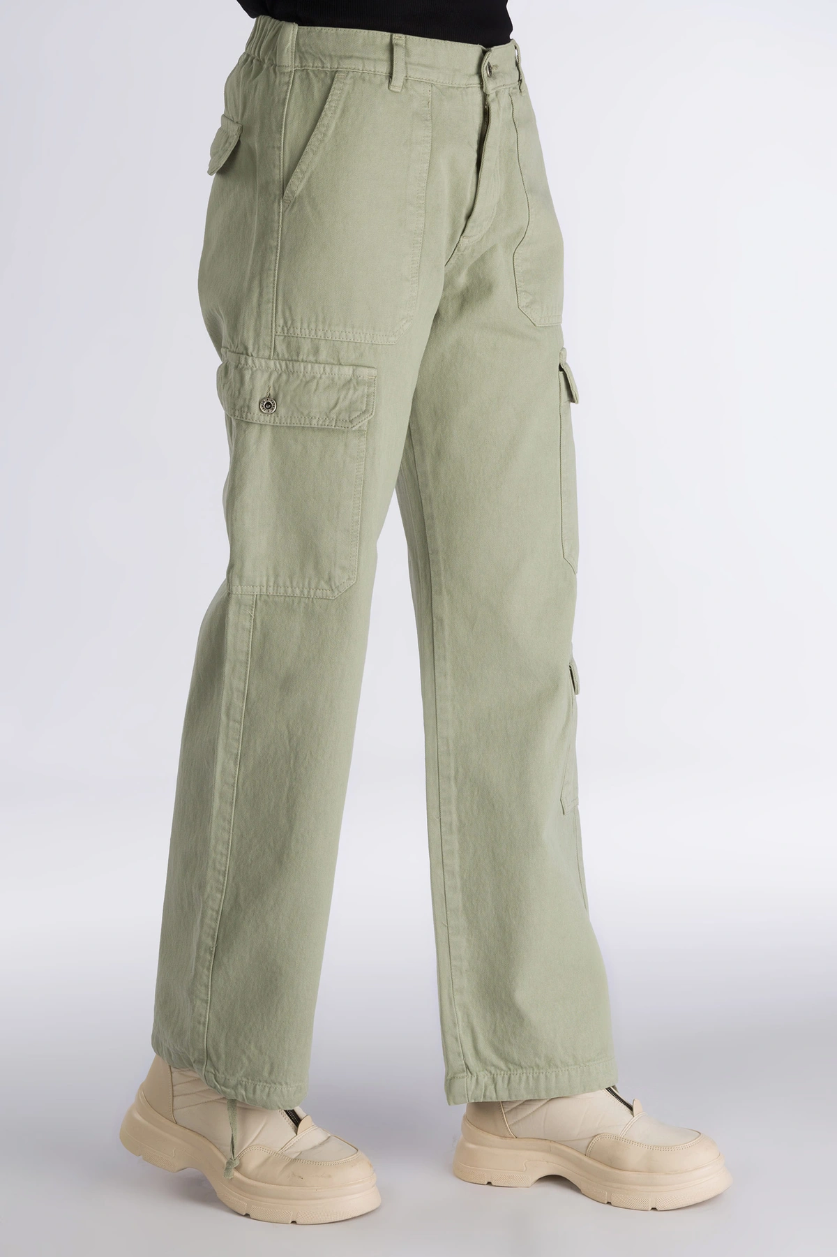 شلوار کارگو زنانه رنگ سبز روشن ، 7 جیب ، شلوار زنانه گشاد استایل آزاد. 