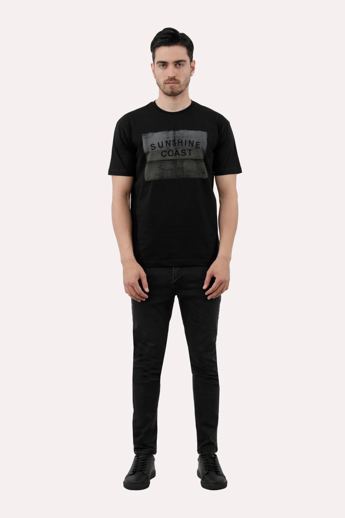 خرید تیشرت چاپدار مردانه پاتن جامه. تیشرت نخی قیمت پایین با کیفیت بالا. خرید تی شرت طرح دار رنگ مشکی