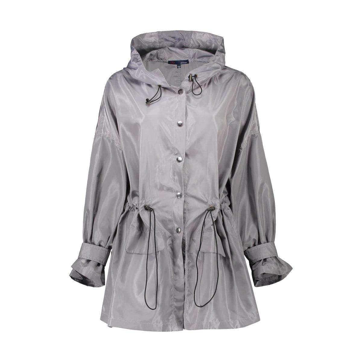 خرید بارانی زنانه طوسی روشن تولید پاتن جامه می باشد. بارانی از جنس شمعی صد در صد پلی استر ضد آب می ب