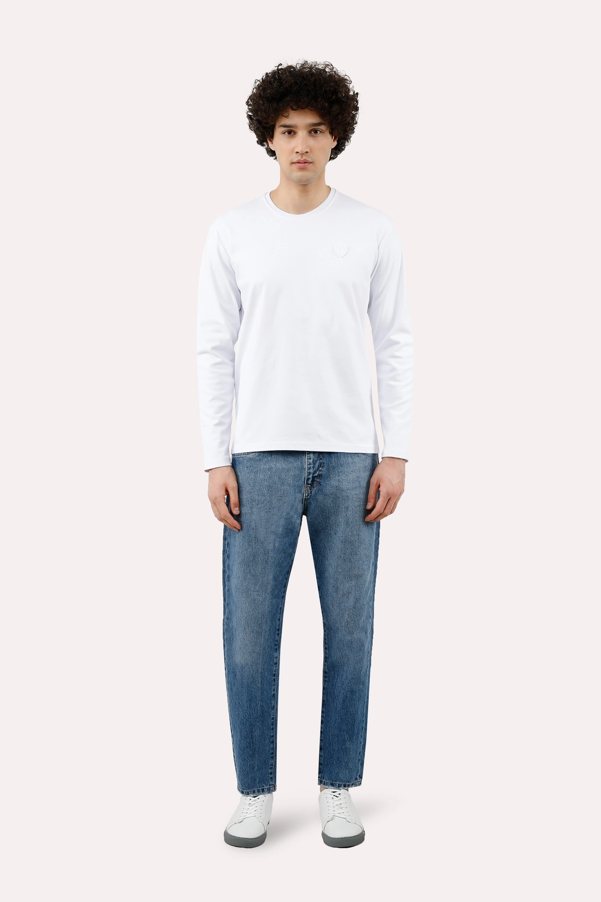 خرید تیشرت آستین بلند مردانه استایل نسبتاً جذب  رنگ سفید تولید پاتن جامه می باشد. جنس تیشرت صد در صد