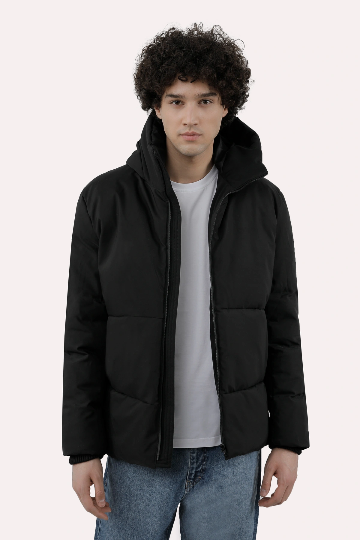 کاپشن شمعی مردانه پاتن جامه. شمعی ضد آب با دارای آستری ضخیم از الیاف طبیعی می باشد. دو جیب داخلی و  