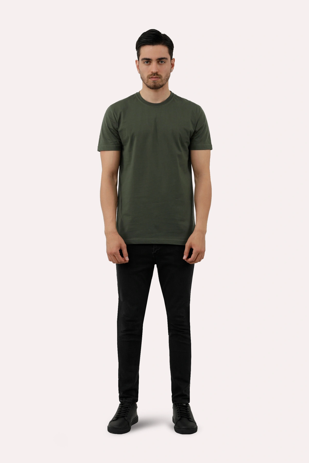 خرید تیشرت آستین کوتاه مردانه از فروشگاه اینترنتی پاتن جامه. تی شرت نخی مردانه ساده رنگ سبز تیره روش