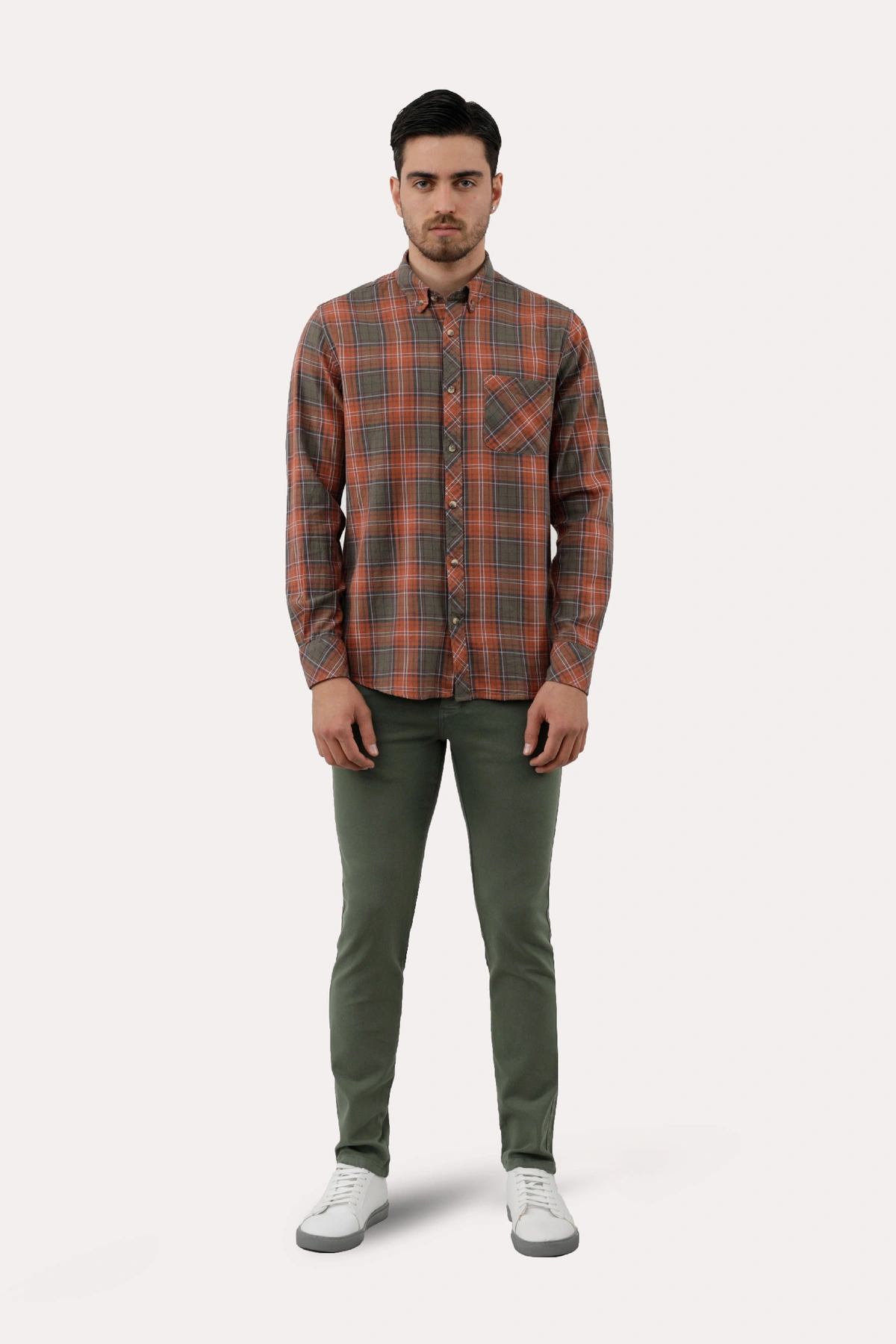 خرید پیراهن آستین بلند مردانه چهارخانه نخی از برند پاتن جامه. قیمت پیراهن نخی پاتن جامه طرح چهارخانه