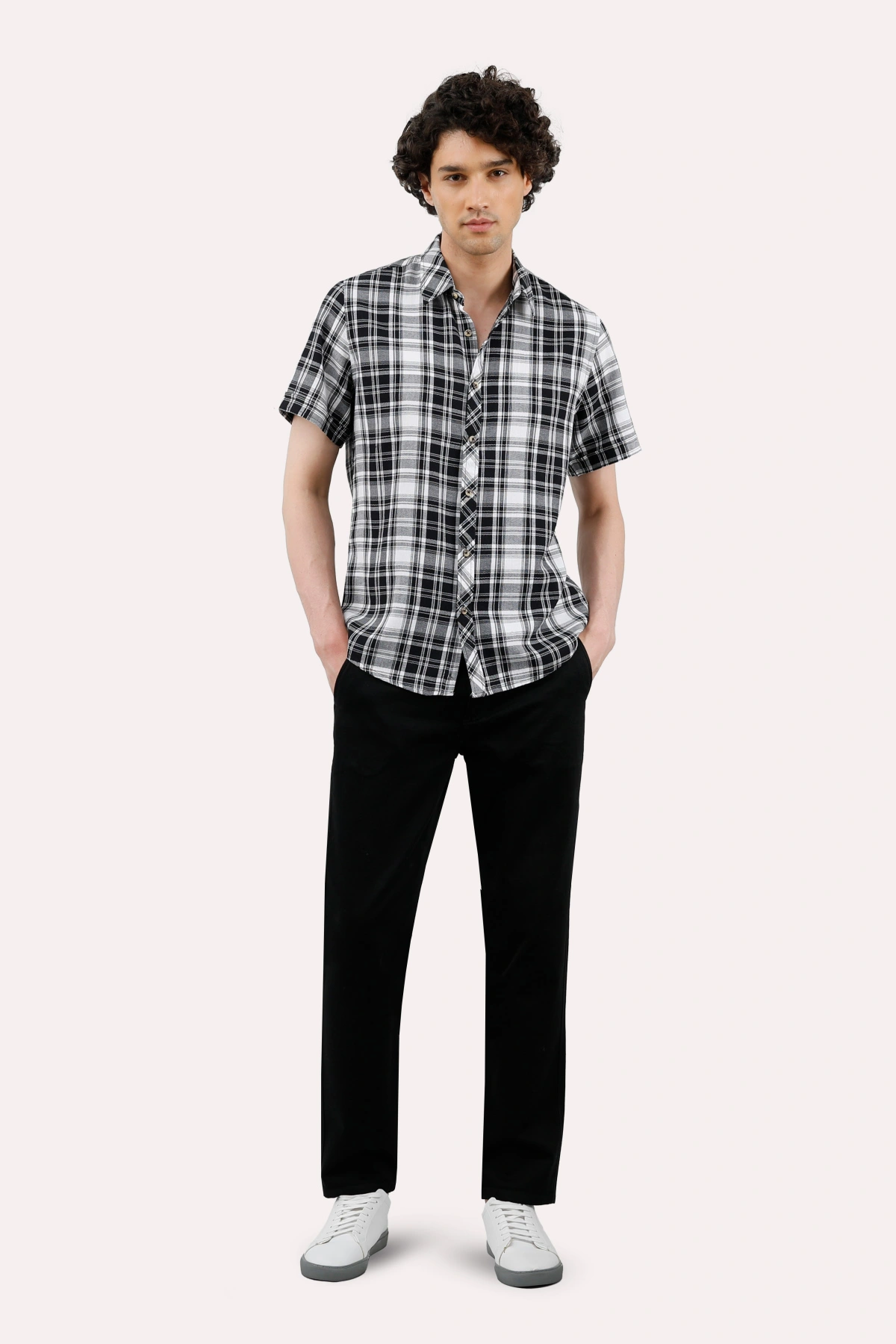 خرید پیراهن آستین کوتاه مردانه از فروشگاه اینترنتی پاتن جامه. قیمت پیراهن مردانه پاتن جامه.