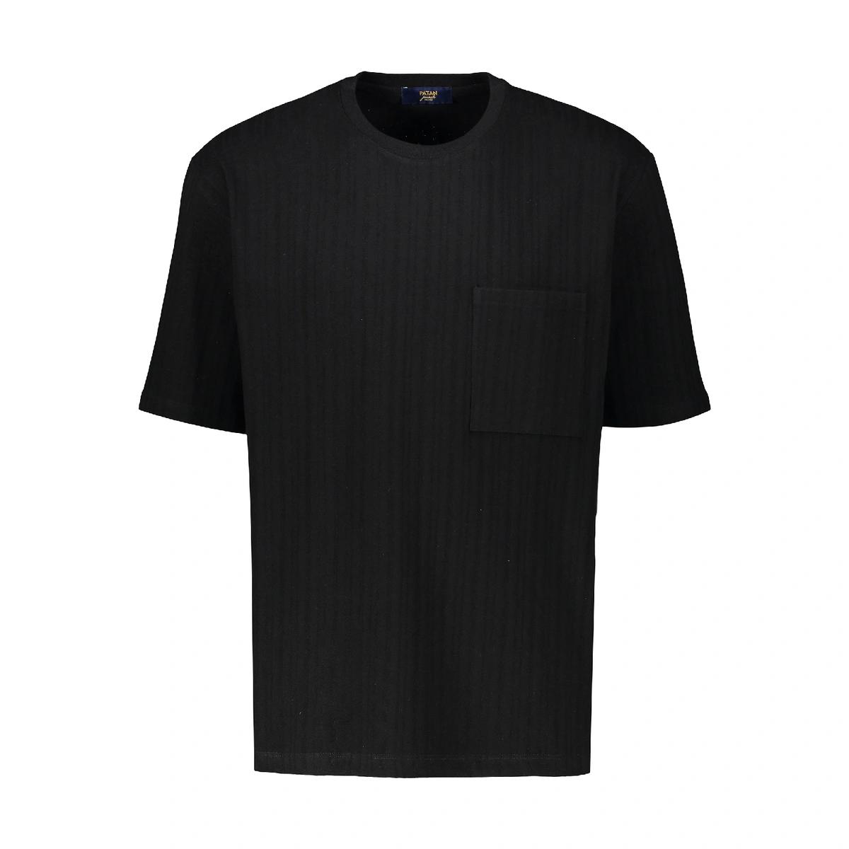 تیشرت آستین کوتاه ساده مردانه رنگ مشکی. تیشرت یقه گرد دارای جیب روی سینه