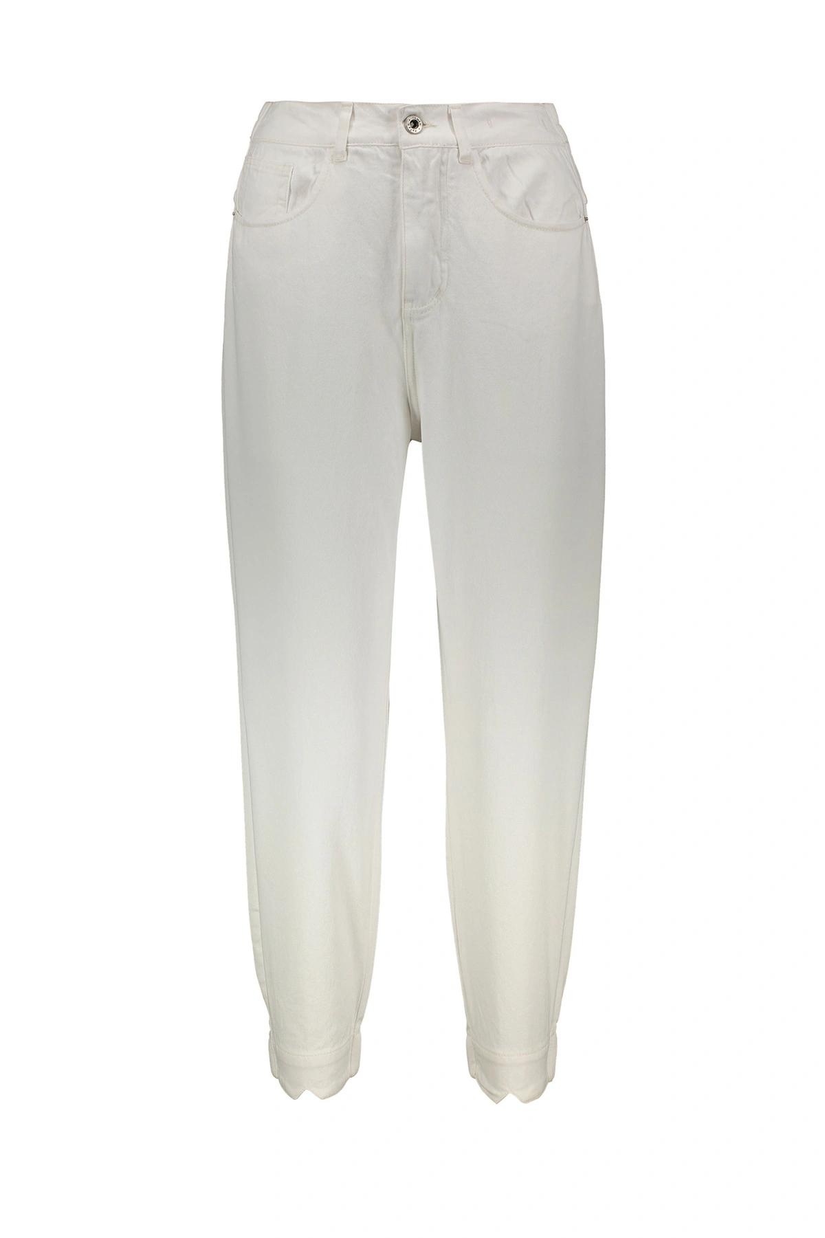 خرید شلوار کتان مام استایل زنانه زنگ سفید. شلوار کتان زنانه با فاق بلند استایل مام.