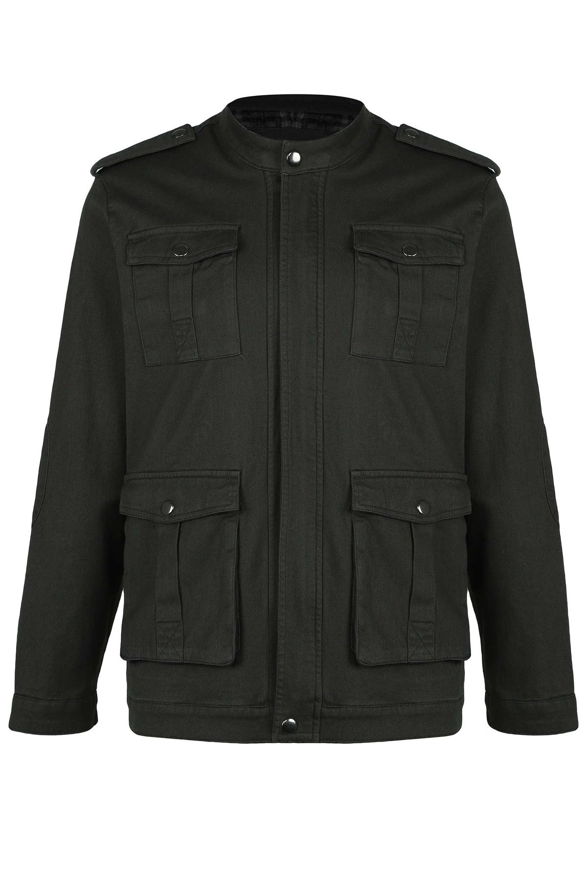 کت مردانه صد در صد کتان تولید برند پاتن جامه می باشد. دارای آستری پارچه ای مناسب فصول نیمه سرد. 