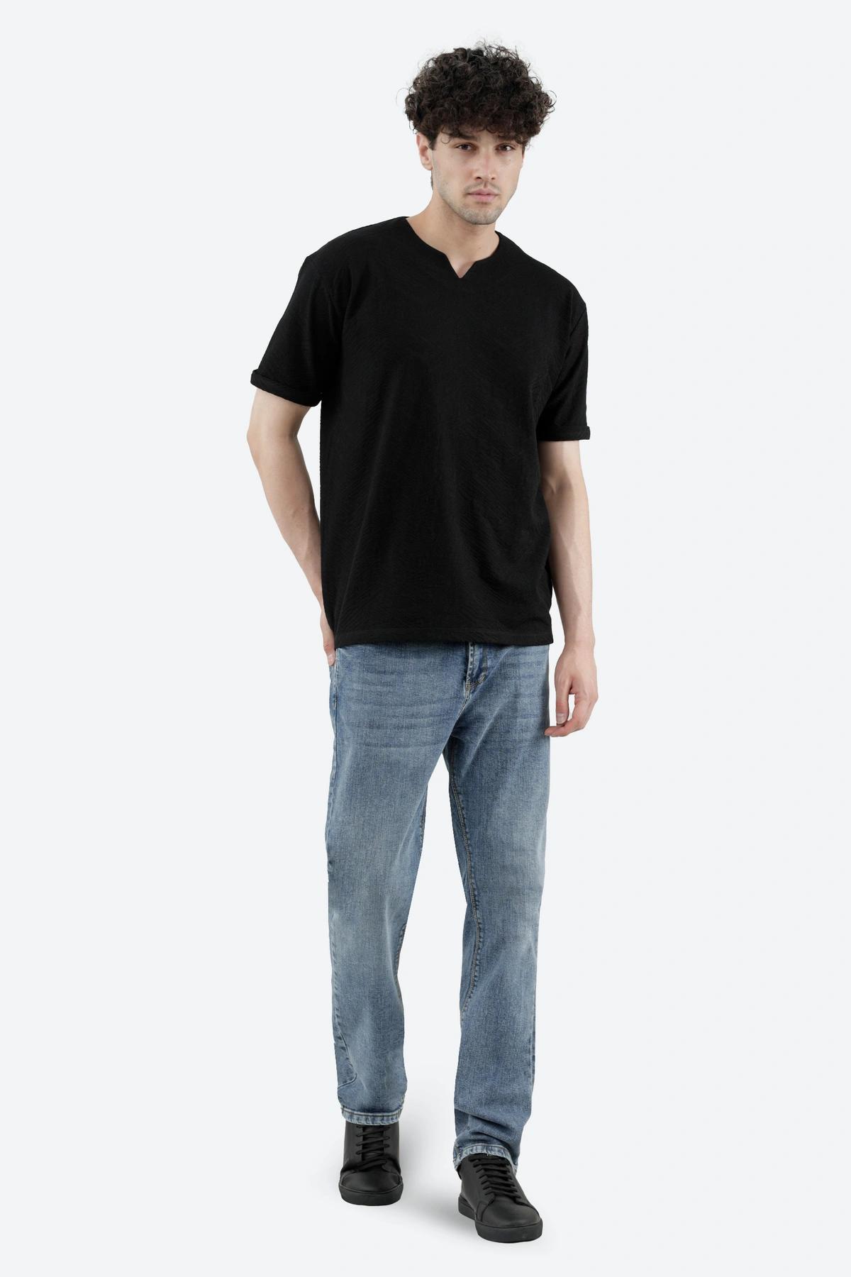 تیشرت آستین کوتاه یقه کوبایی مردانه رنگ مشکی از برند پاتن جامه خرید آسان با ارسال رایگان. 