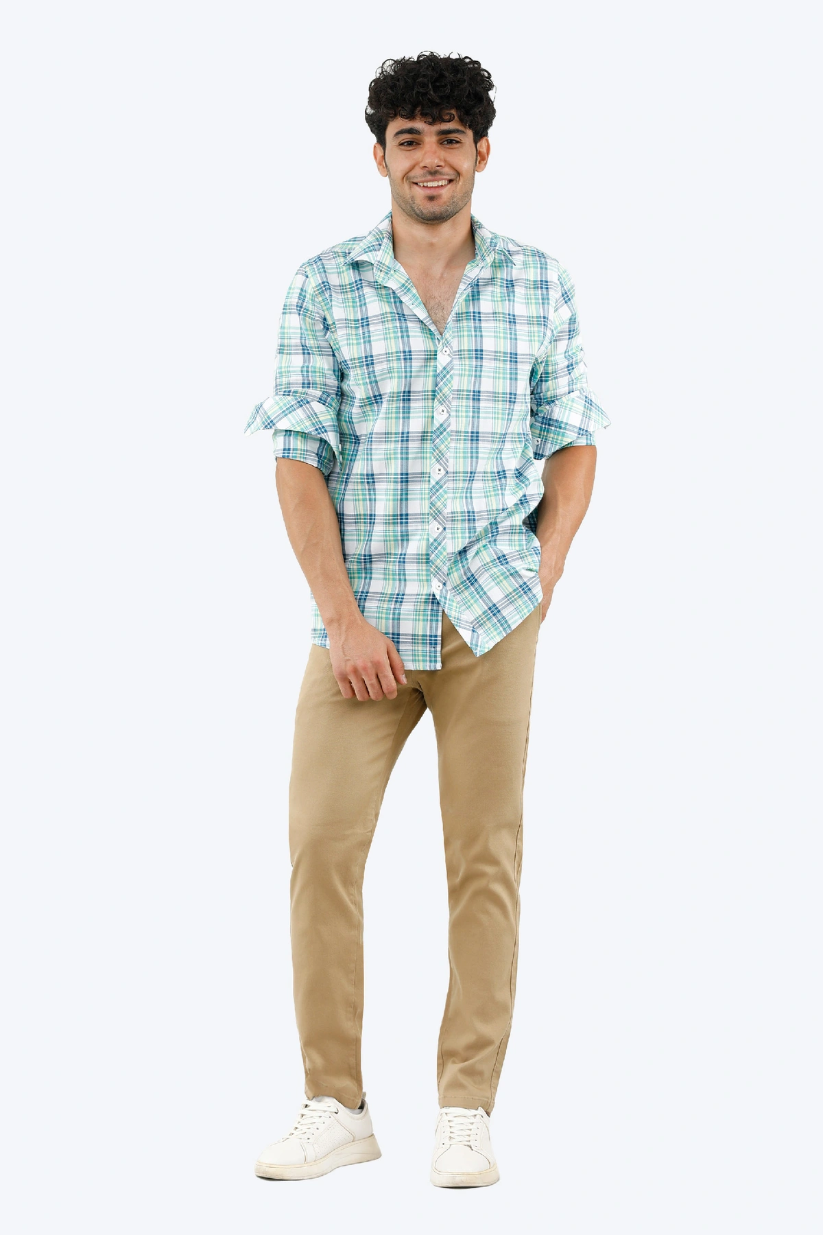 خرید پیراهن آستین بلند مردانه طرح چهار خانه پنبه ای استایل رگولار از برند پاتن جامه ارسال رایگان. 