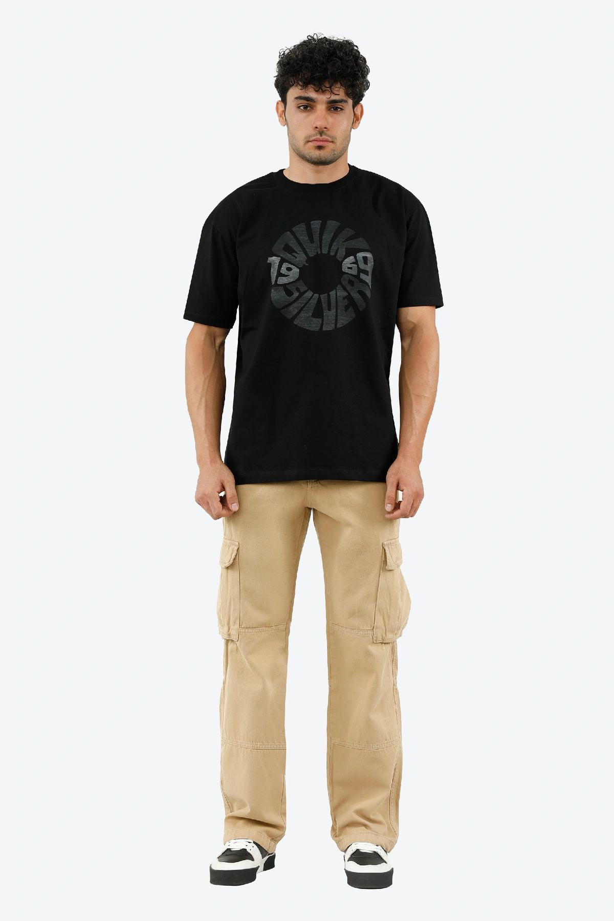 تی شرت آستین کوتاه مردانه یقه گرد رنگ مشکی چاپدار از برند پاتن جامه خرید آسان با ارسال رایگان