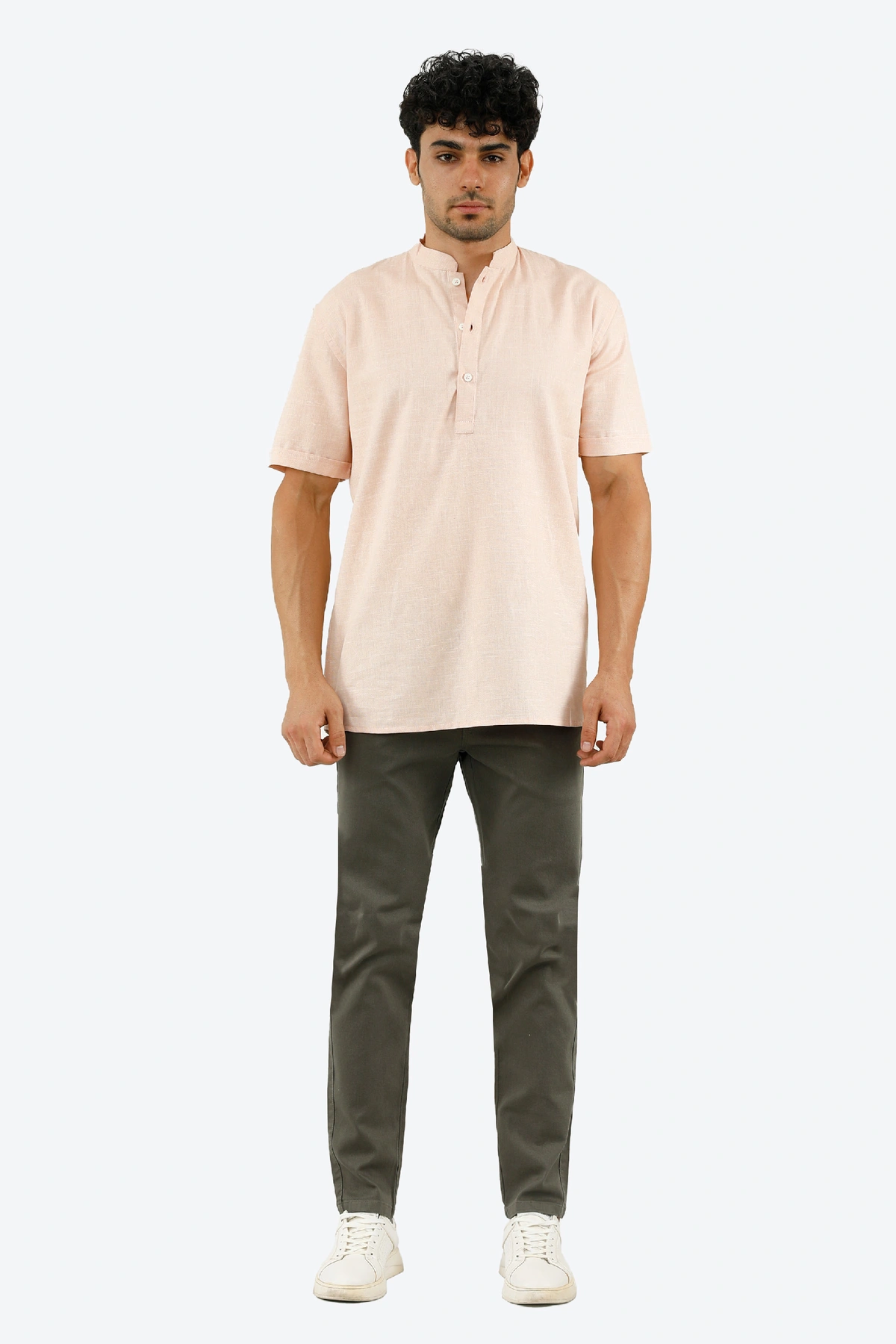 پیراهن آستین کوتاه مردانه یقه فرنچ رنگ قرمز روشن از برند پاتن جامه. پیراهن استایل آزاد. 