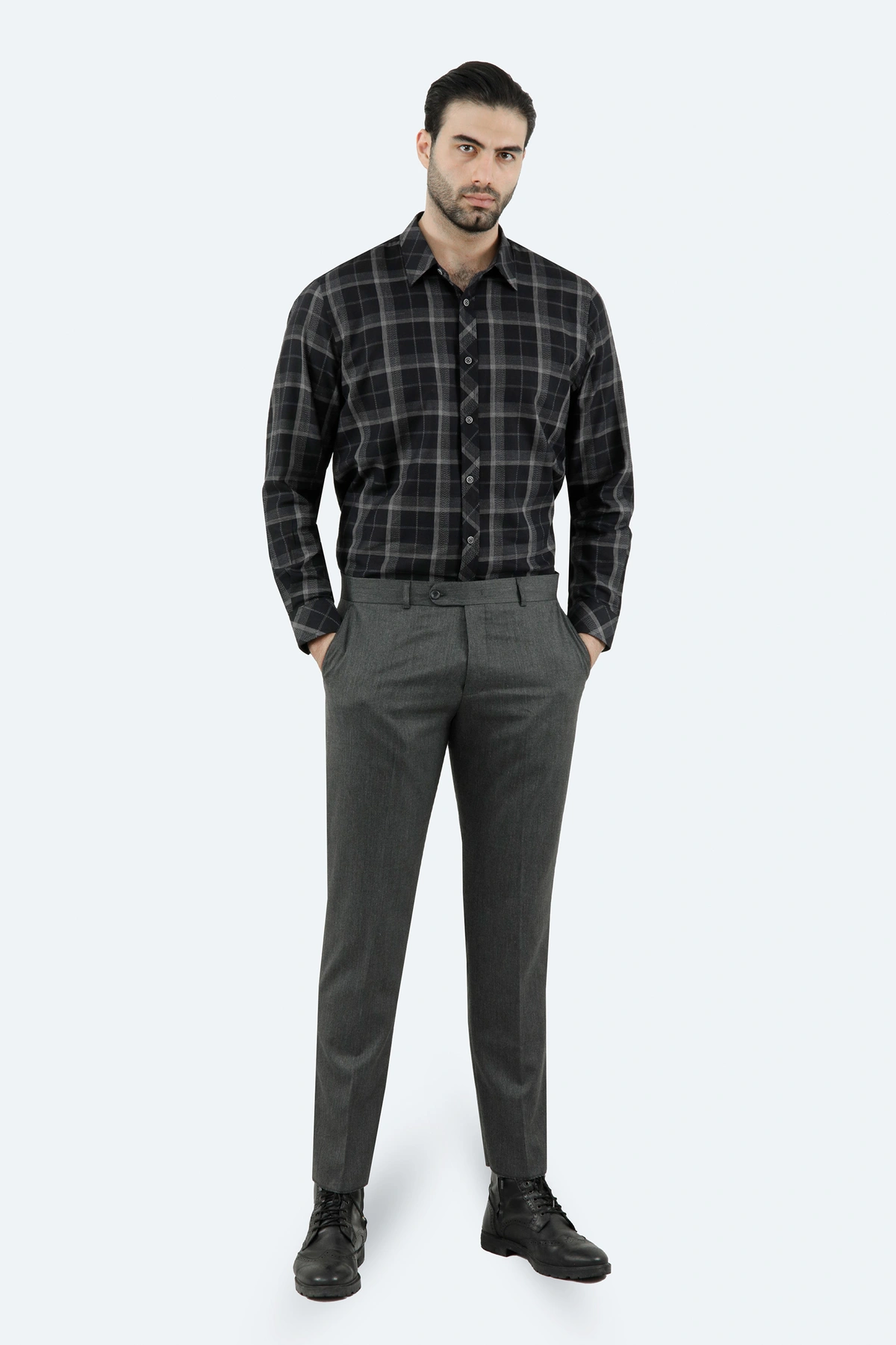خرید پیراهن آستین بلند مردانه ، طرح چهارخانه ، پیراهن رگولار رنگ مشکی طوسی ، خرید آسان با ارسال رایگ