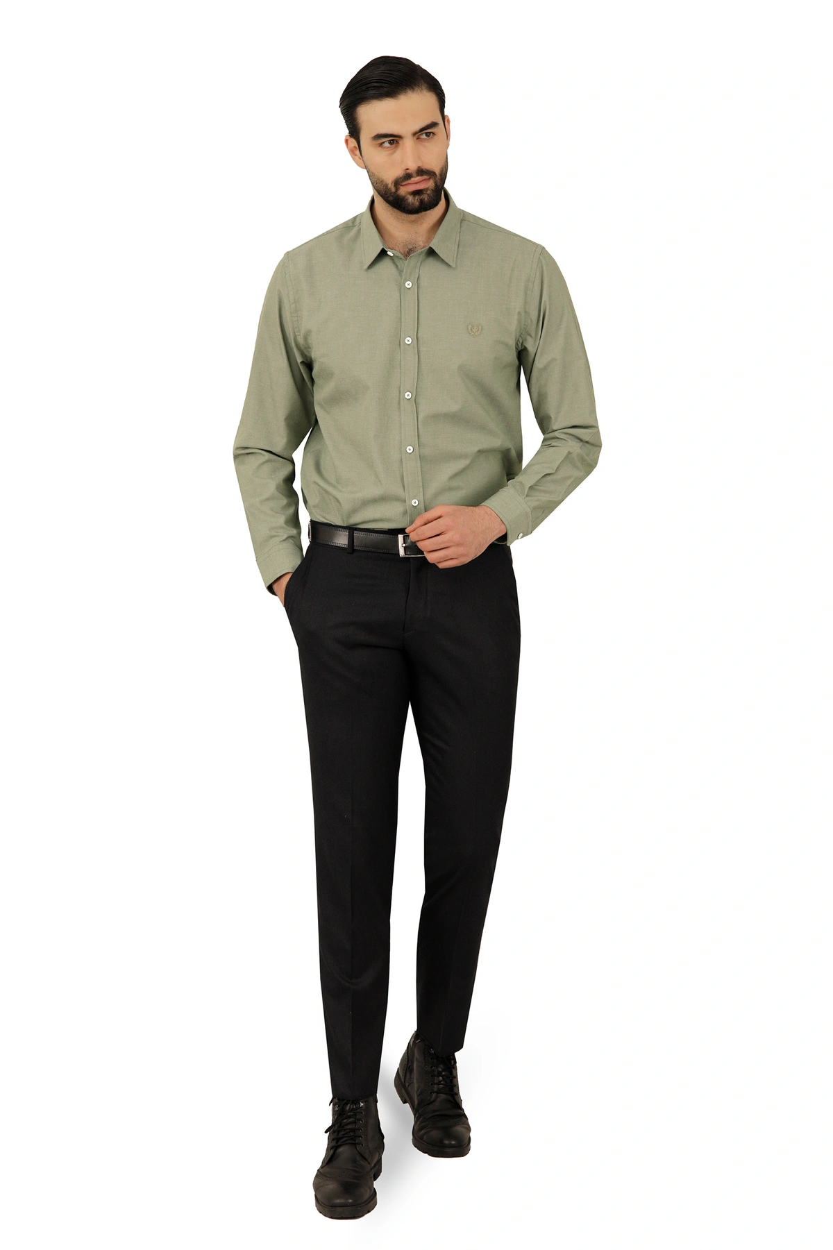 خرید پیراهن آستین بلند مردانه ، طرح ساده ، پیراهن رگولار رنگ سبز کمرنگ، خرید آسان با ارسال رایگان.