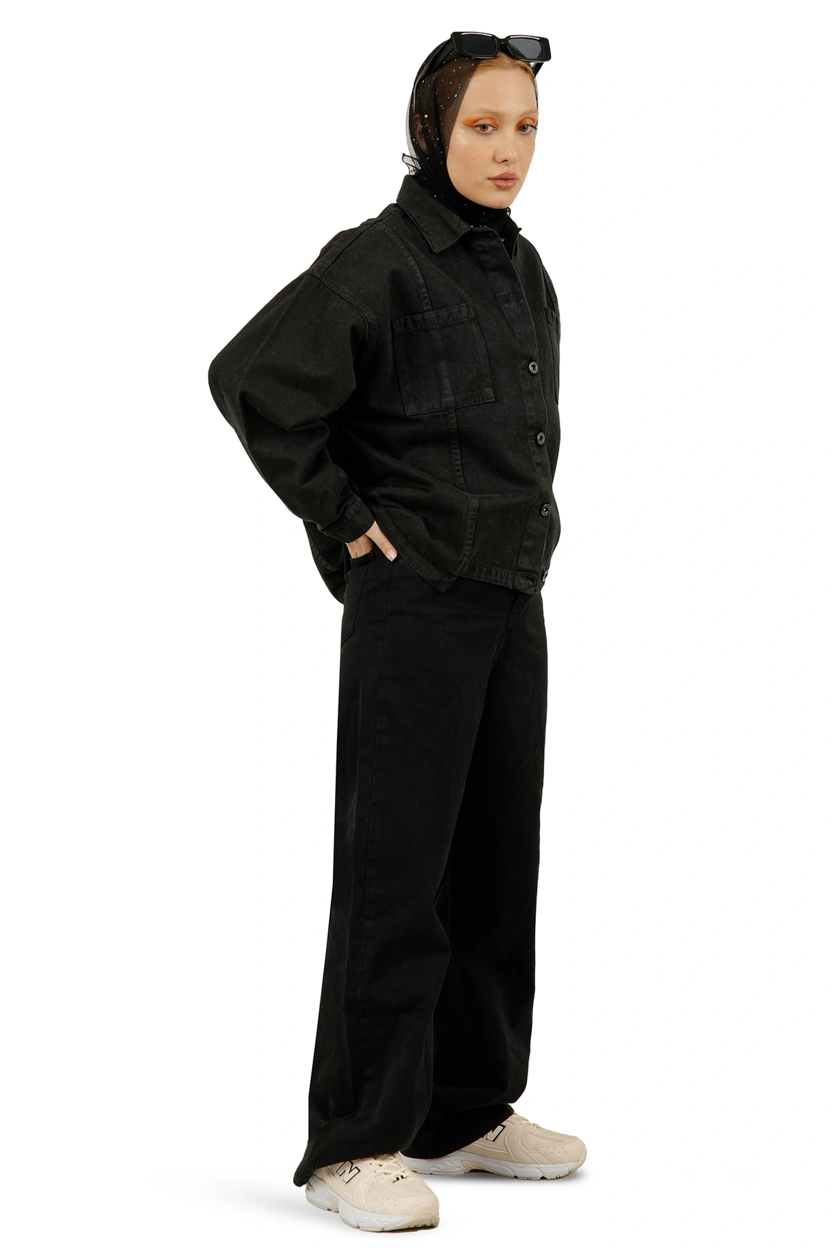 کت کتان زنانه رنگ مشکی ، دو جیب در ساده ، دکمه دار ، کت کوتاه زنانه خرید آسان و ارسال رایگان. 