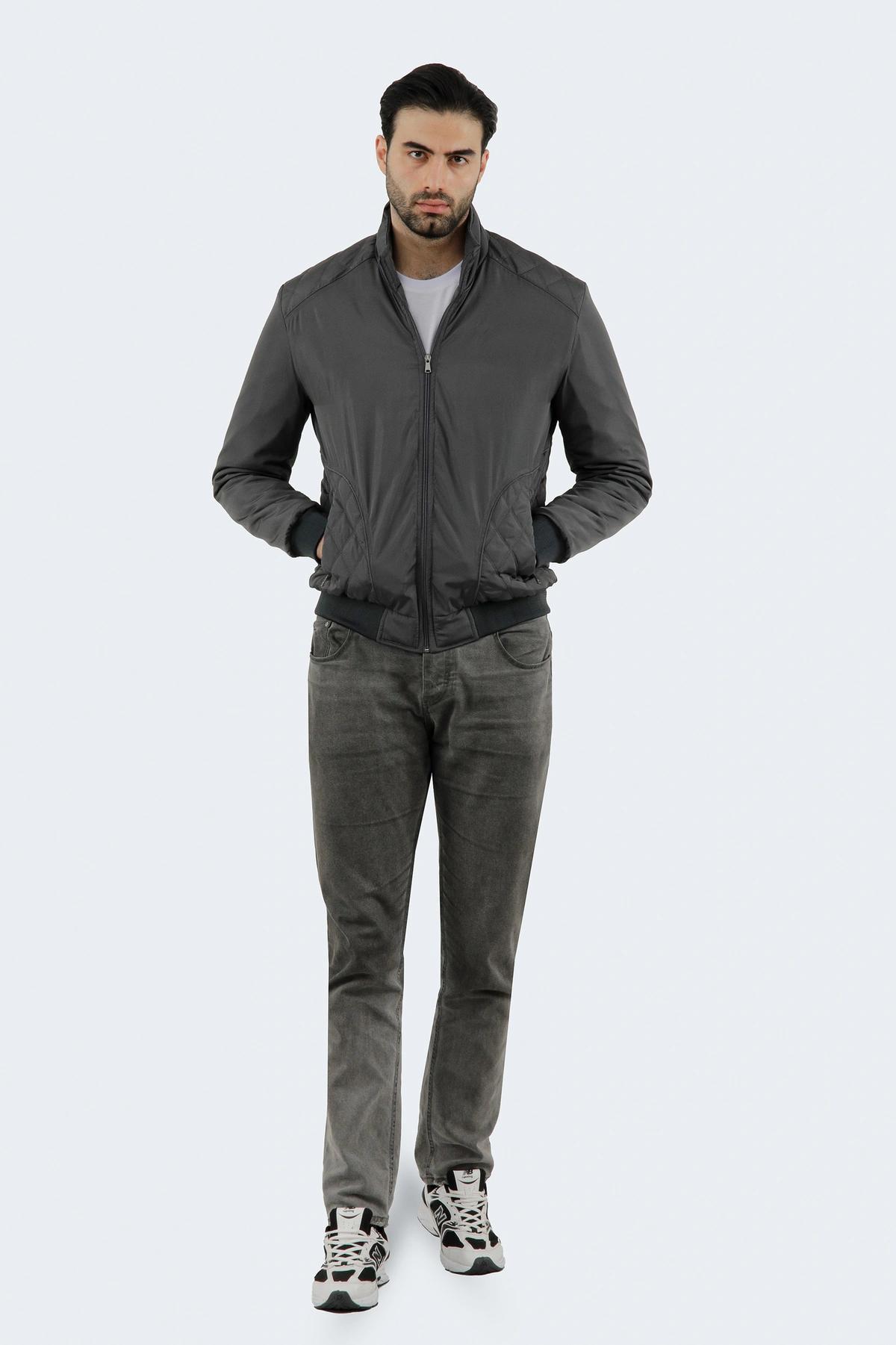 کاپشن مدل خلبانی یقه ایستاده رنگ طوسی تیره ، سر آستین و کمر کشبافت خرید آنلاین کاپشن. 