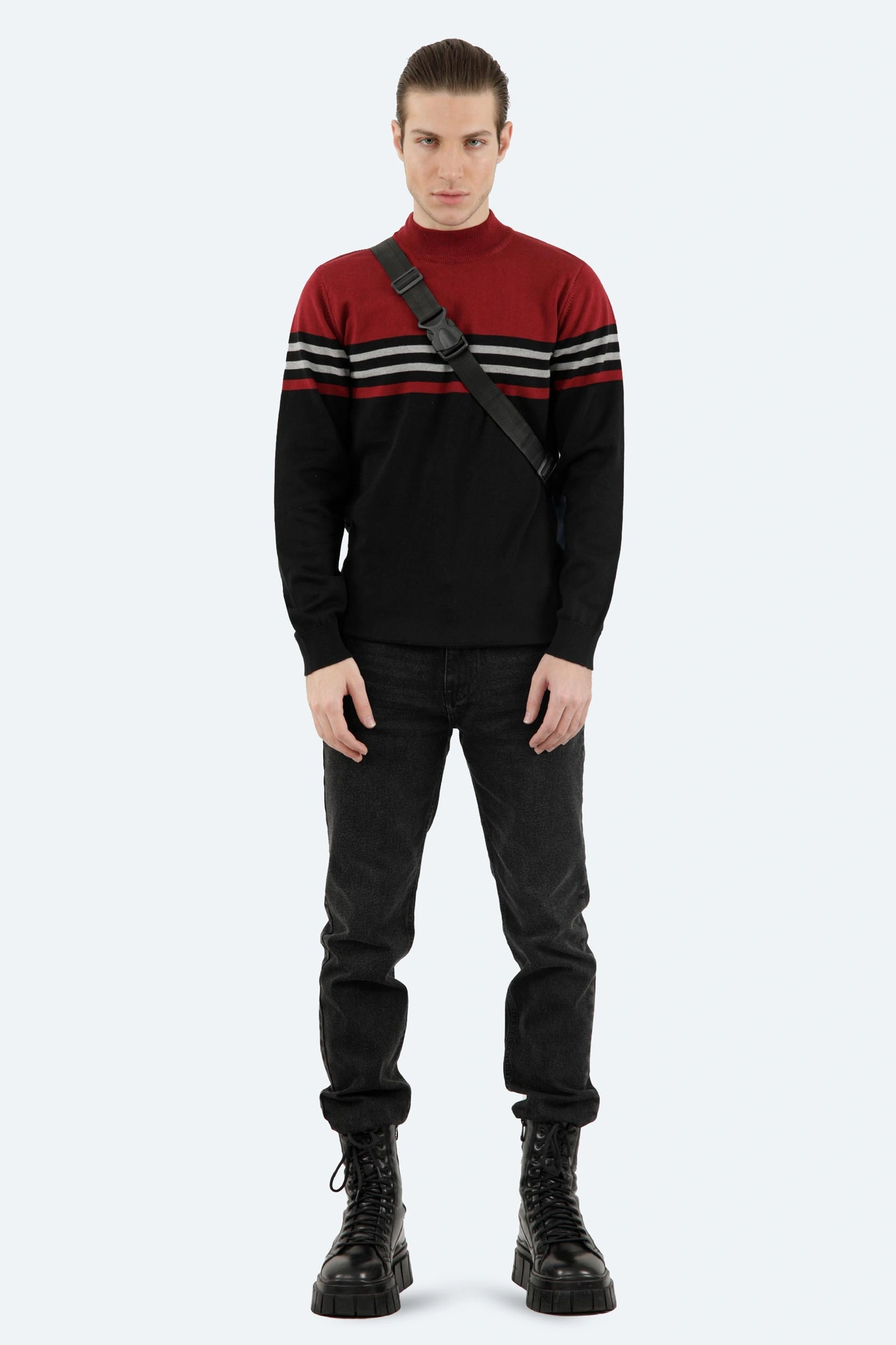 پلیور بافت مردانه ، یقه گرد سر آستین دور کمر و یقه کشبافت، رنگ مشکی قرمز طرح دار. 