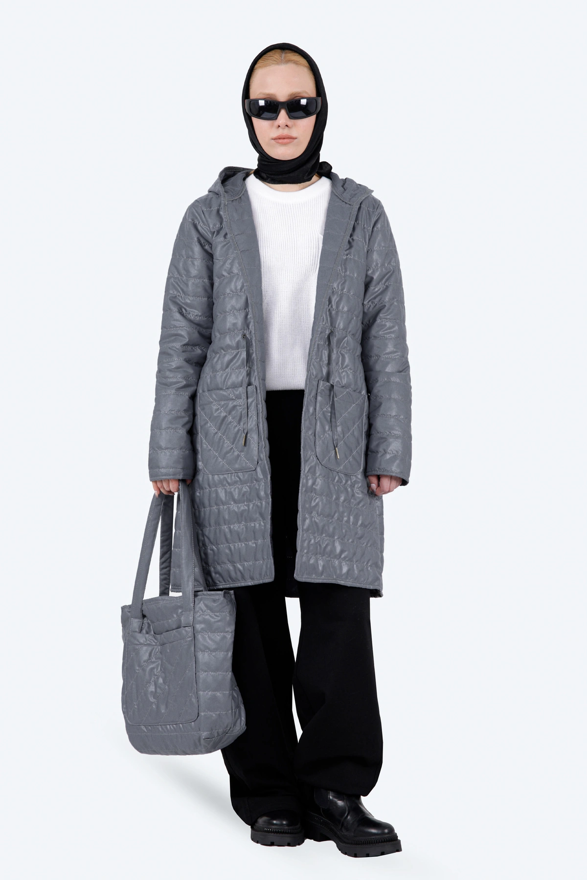 پافر شمعی همراه با کیف همرنگ ، ژیله کلاهدار بدون آستین زنانه ، ارسال رایگان و سریع. 