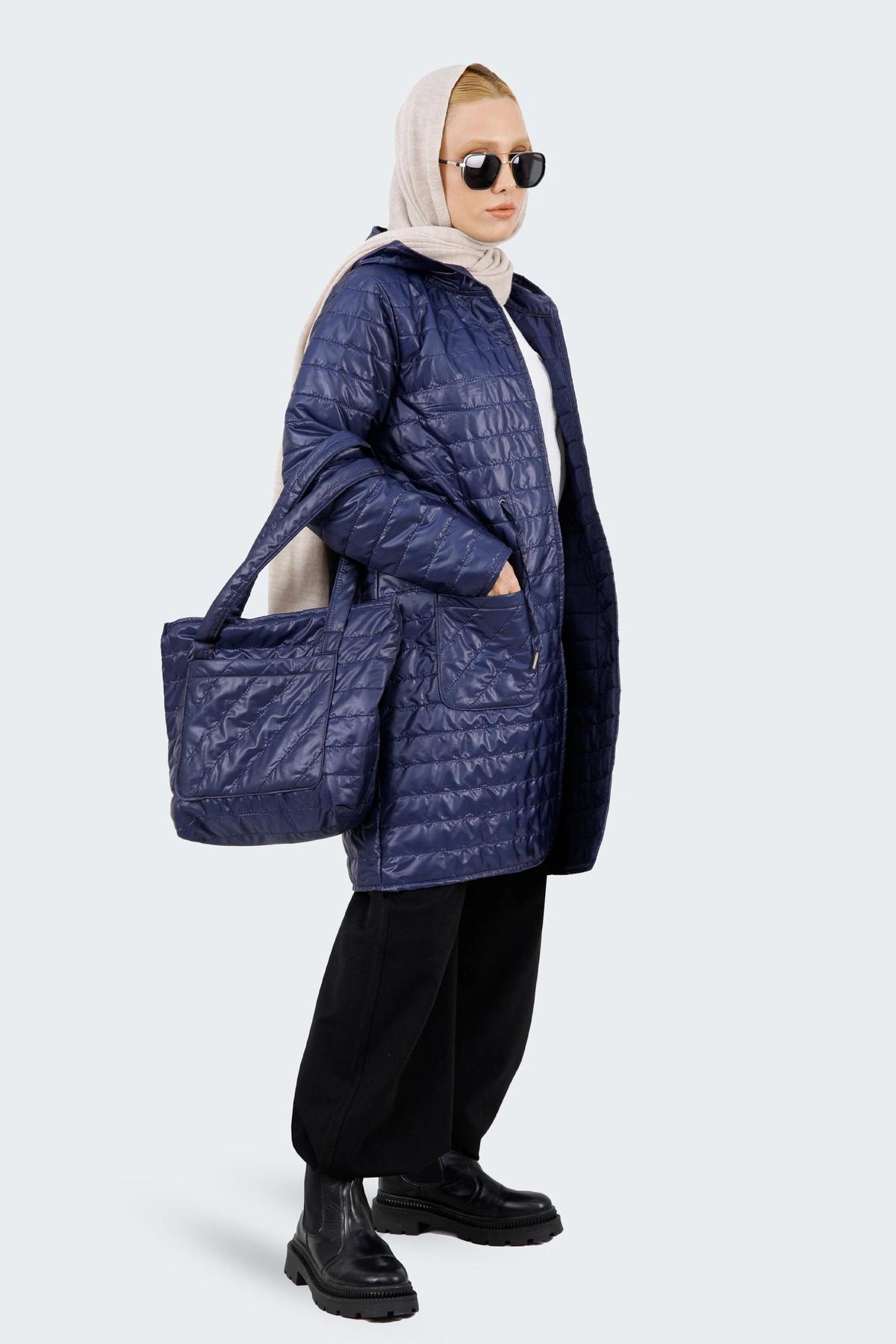 پافر شمعی همراه با کیف همرنگ ، ژیله کلاهدار بدون آستین زنانه ، ارسال رایگان و سریع. 