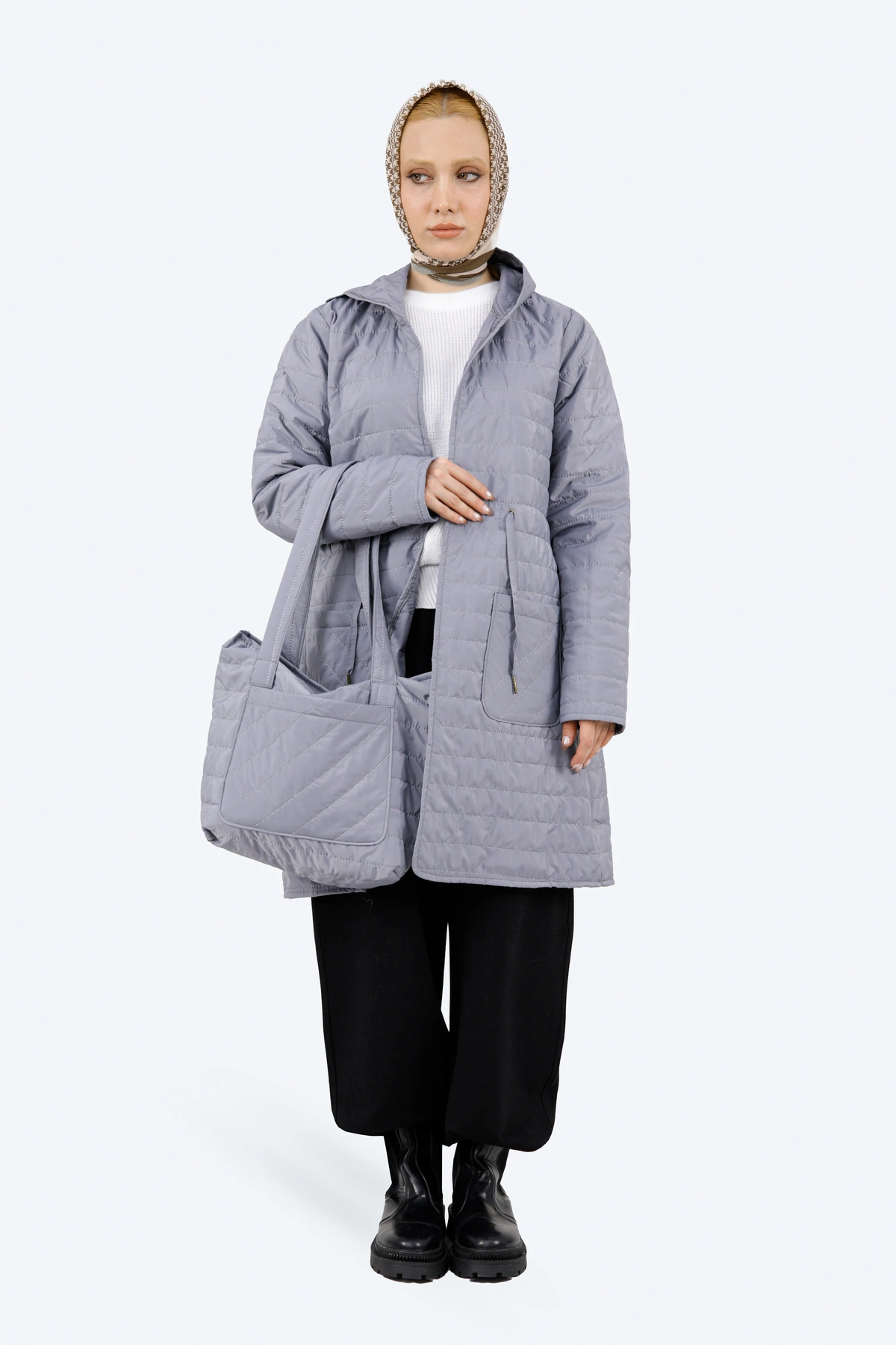 پافر شمعی همراه با کیف همرنگ ، ژیله کلاهدار بدون آستین زنانه ، ارسال رایگان و سریع. 