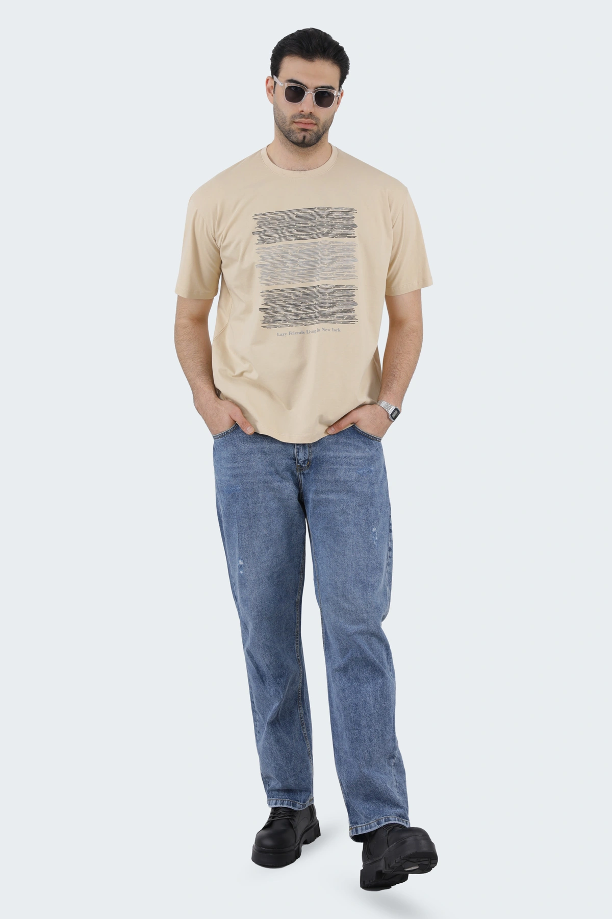 خرید تی شرت آستین کوتاه مردانه ، تی شرت چاپدار کرم ، مدل معمولی با قیمت مناسب رنگ کرم.