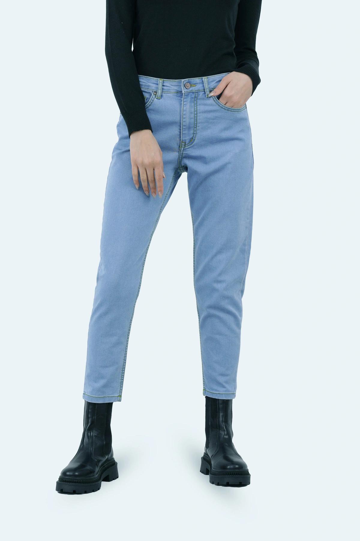 شلوار جین مدل اسکینی پاتن جامه رنگ جین روشن مدل تمام جذب. 