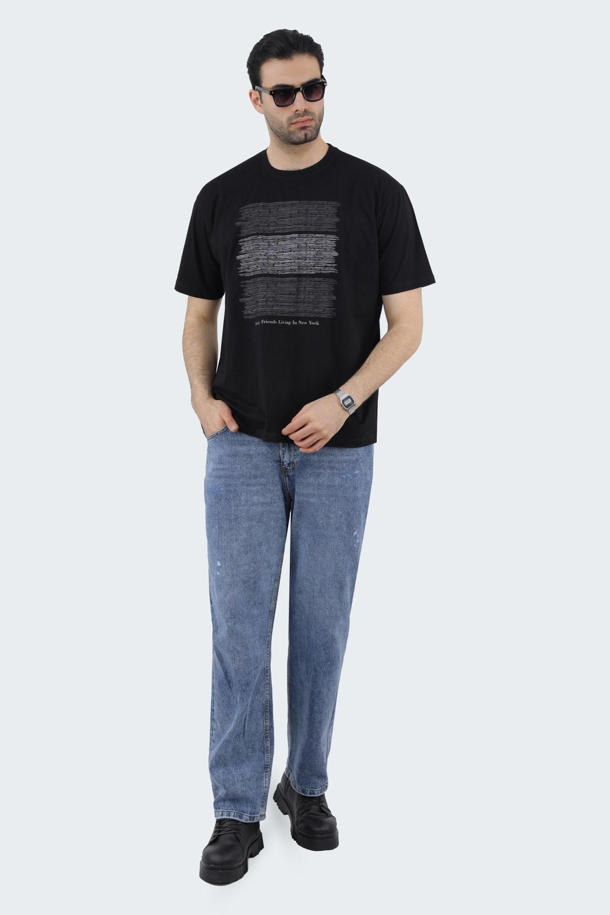 خرید تی شرت آستین کوتاه مردانه ، تی شرت چاپدار مشکی ، مدل معمولی با قیمت مناسب رنگ مشکی.