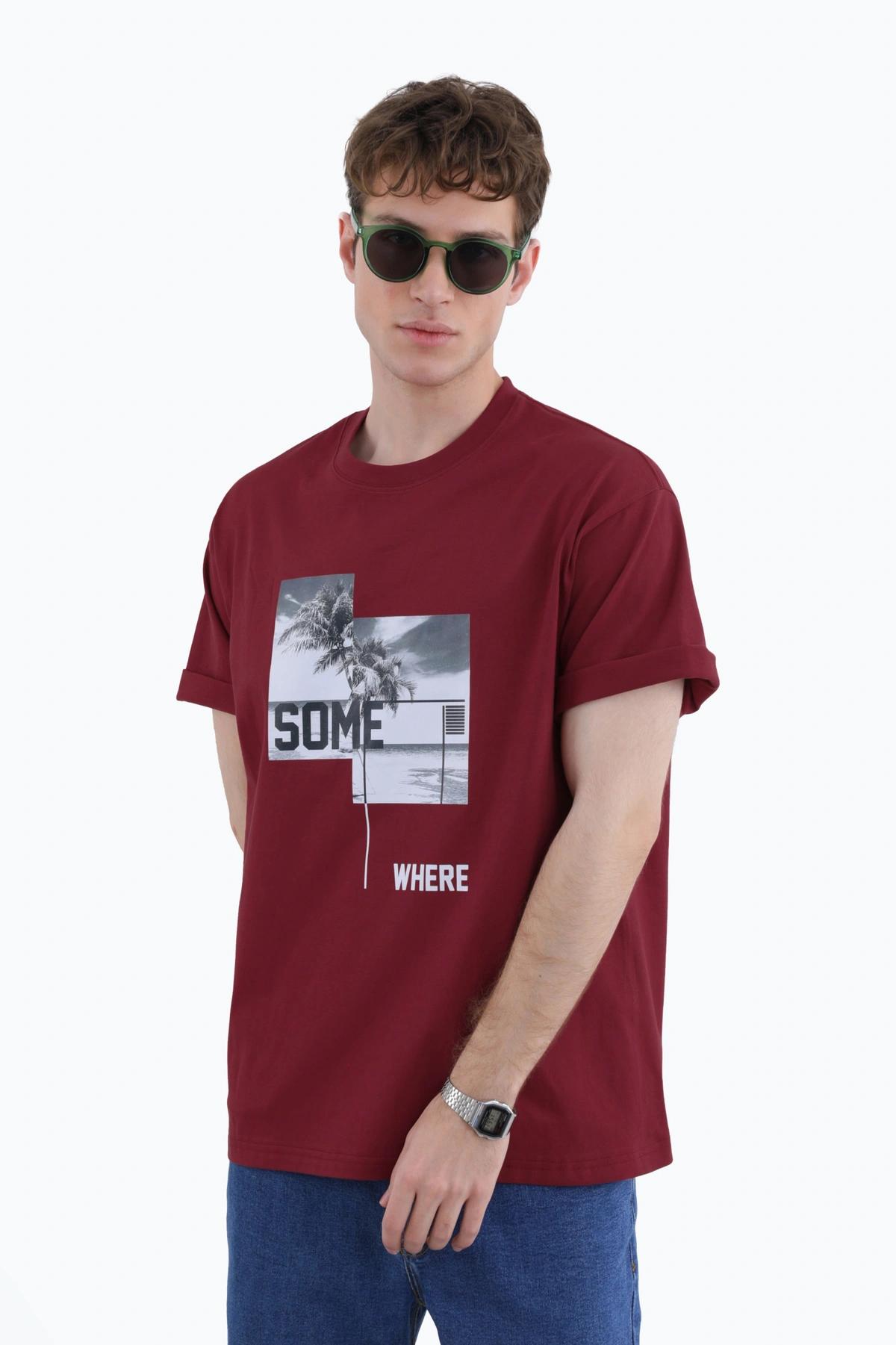 خرید تی شرت آستین کوتاه مردانه چاپدار ، رنگ قرمز ، تیشرت بدون درز خرید و ارسال رایگان. 