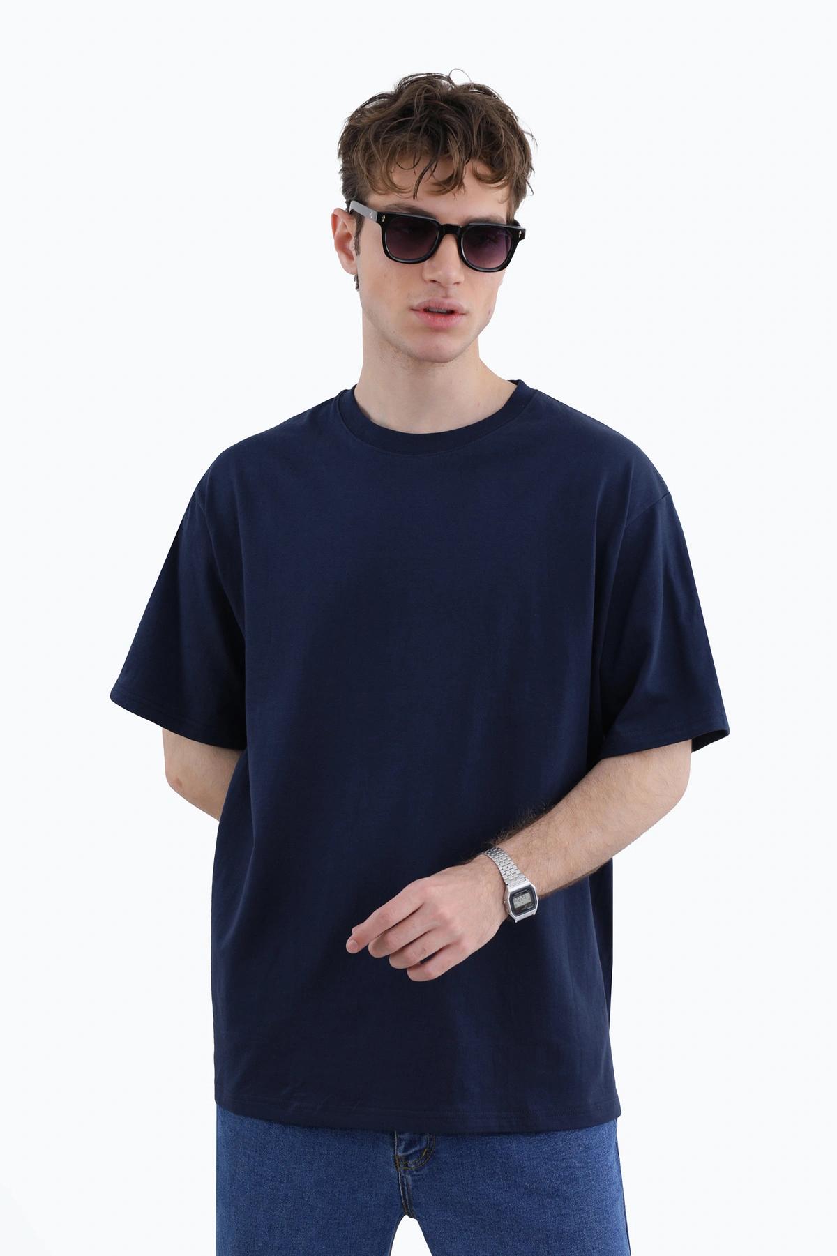 خرید تیشرت آستین کوتاه مردانه ساده ، رنگ سرمه ای ، تیشرت بدون درز خرید و ارسال رایگان. 