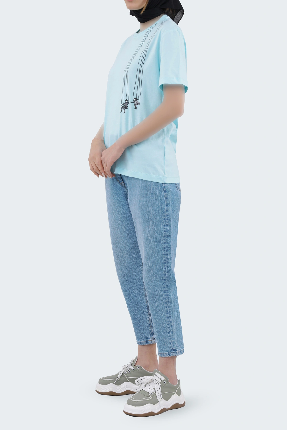 خرید تیشرت زنانه یقه گرد آستین کوتاه طرح دار ، تیشرت فیروزه ای مدل نیمه آزاد تولید برند پاتن جامه.