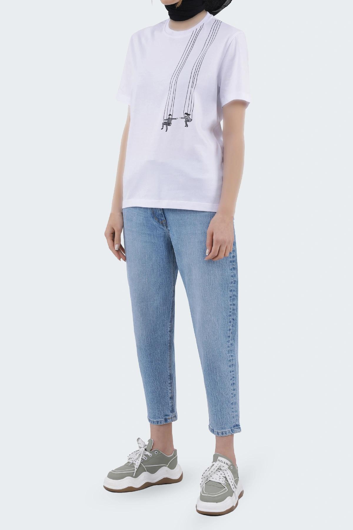 خرید تیشرت زنانه یقه گرد آستین کوتاه طرح دار ، تیشرت سفید مدل نیمه آزاد تولید برند پاتن جامه.