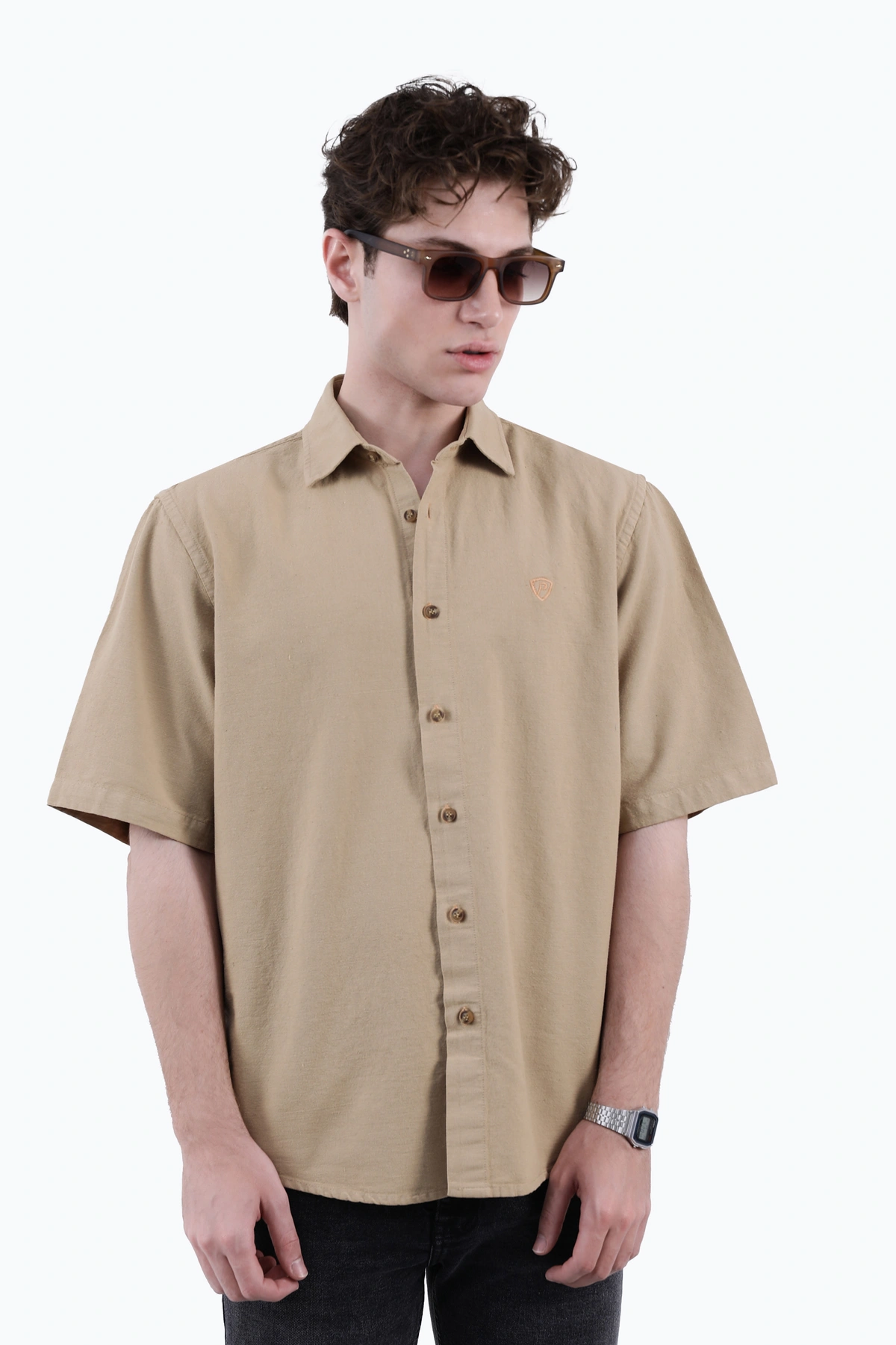 خرید پیراهن اسپرت مردانه آستین کوتاه قواره دار ، رنگ شتری روشن ارسال رایگان و سریع به تمام کشور.