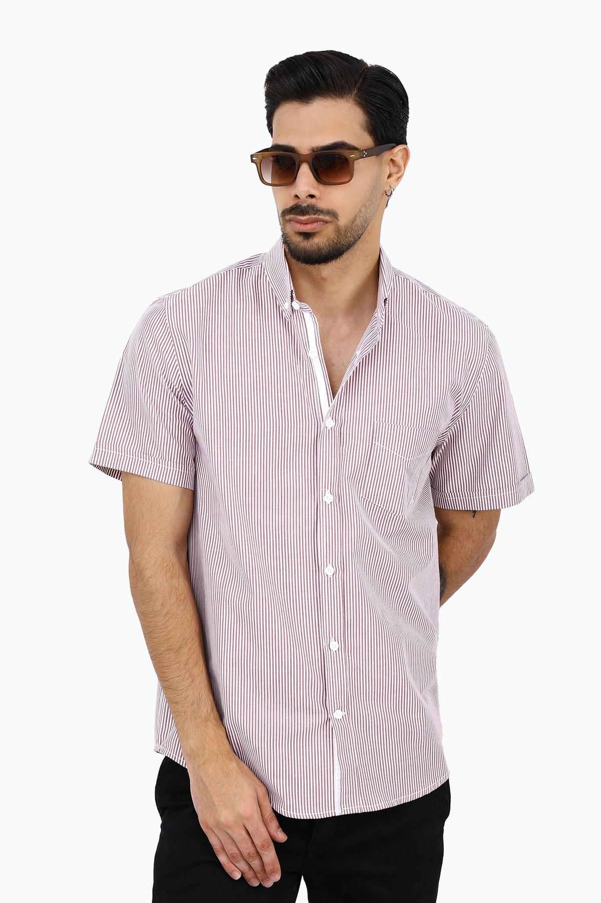  پیراهن طرح راه راه مردانه دارای تک جیب و یقه برگردان ، مدل پیراهن رگولار معمولی.