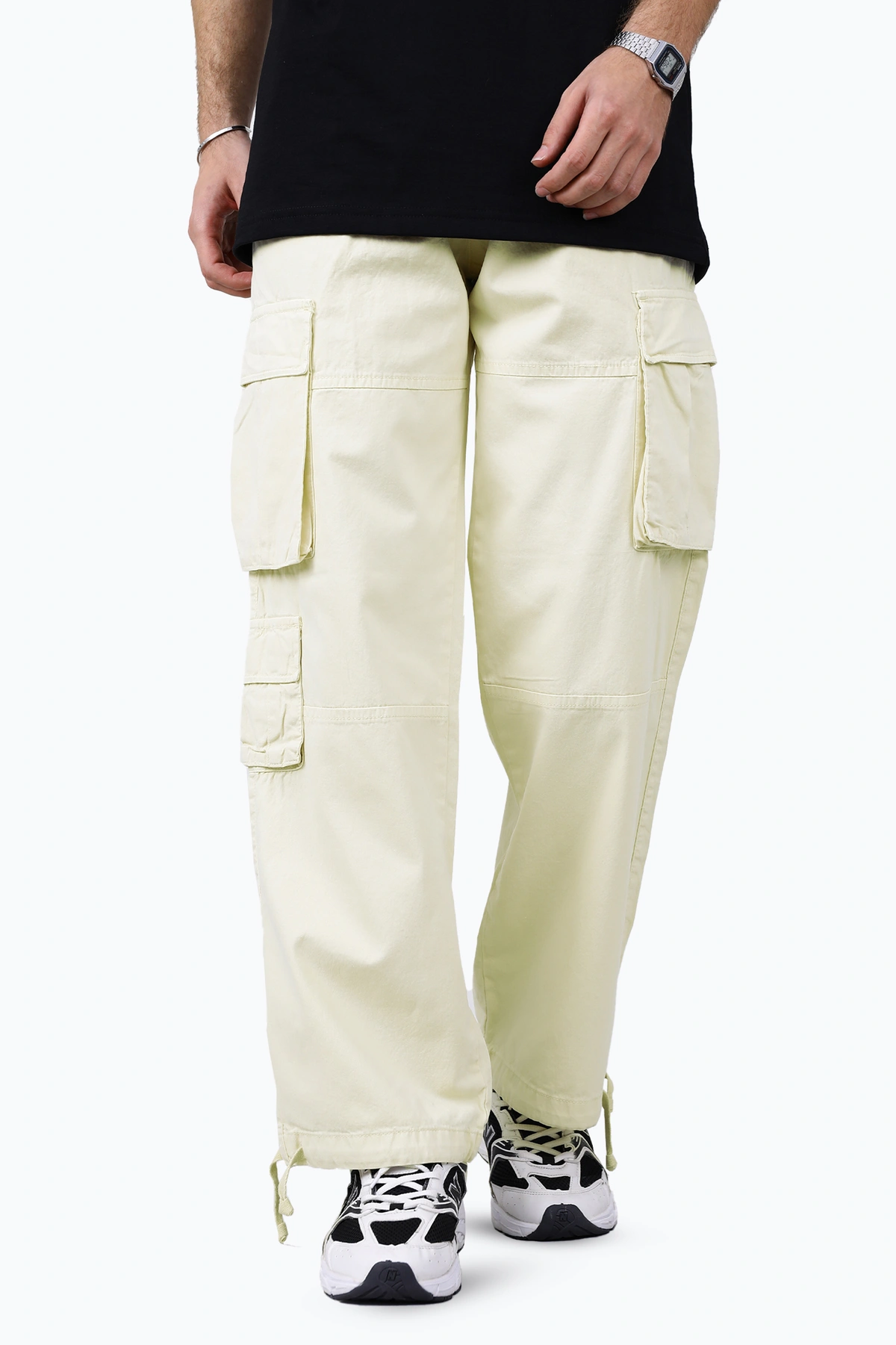  خرید شلوار شیش جیب مردانه مدل نیم بگ رنگ کرم روشن. خرید و ارسال سریع به سراسر کشور.