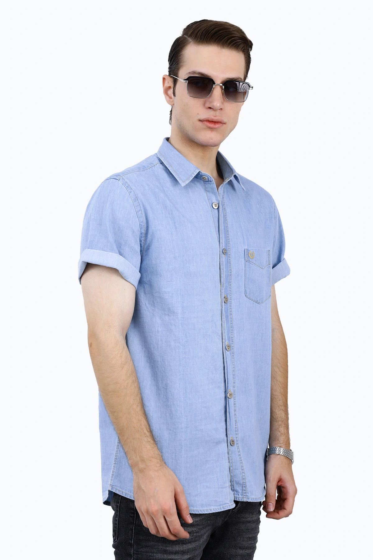 خرید پیراهن جین مردانه ، آستین کوتاه تک جیب ، پیراهن جین روشن خرید آسان و ارسال رایگان. 