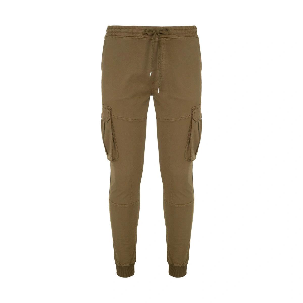 شلوار کتان شش کمر کشی و دمپا کشی مردانه تولید پاتن جامه می باشد. شش جیب کتان با کش پایین رنگ خاکی من